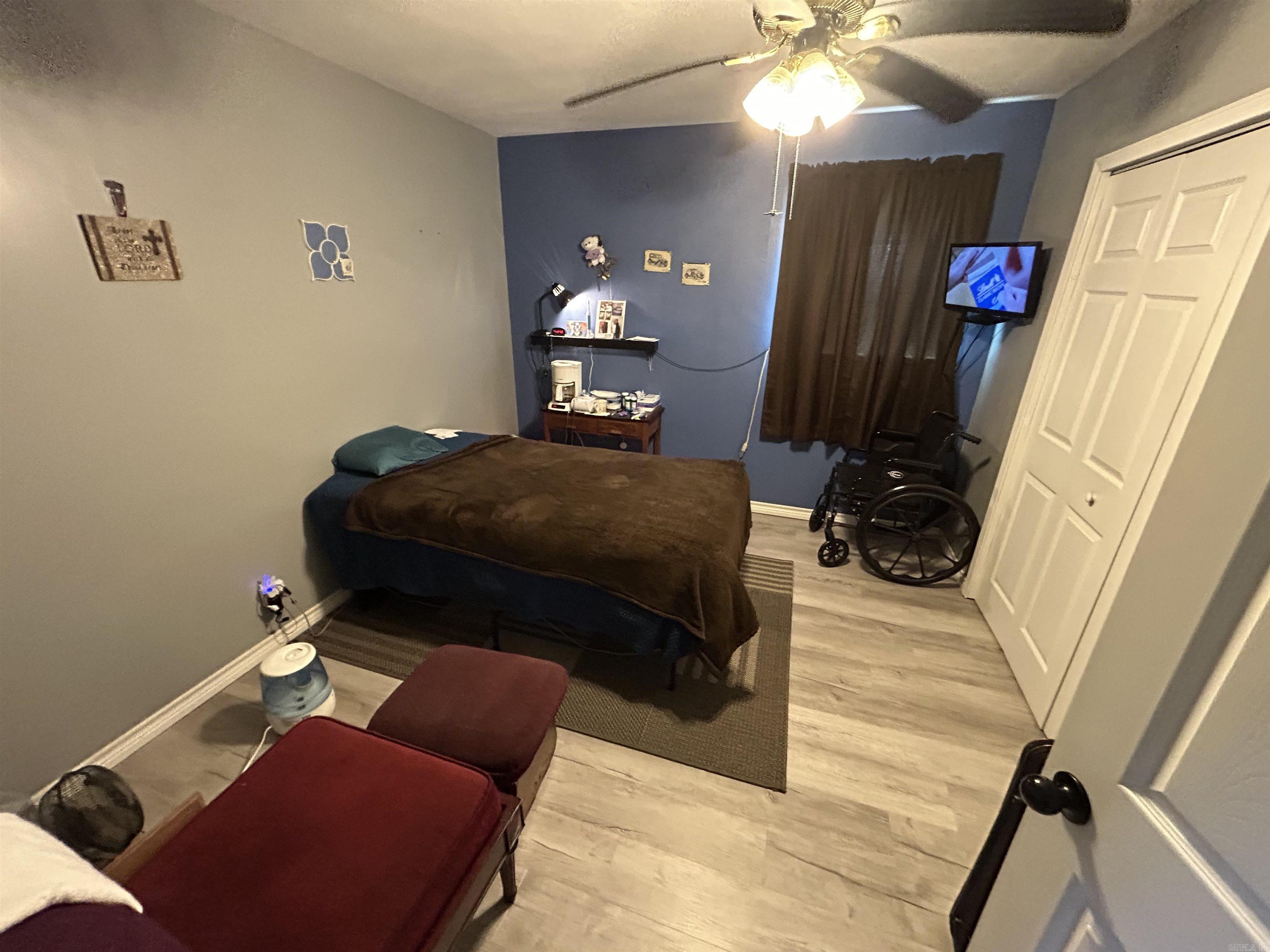 175  Casey  Clinton, AR