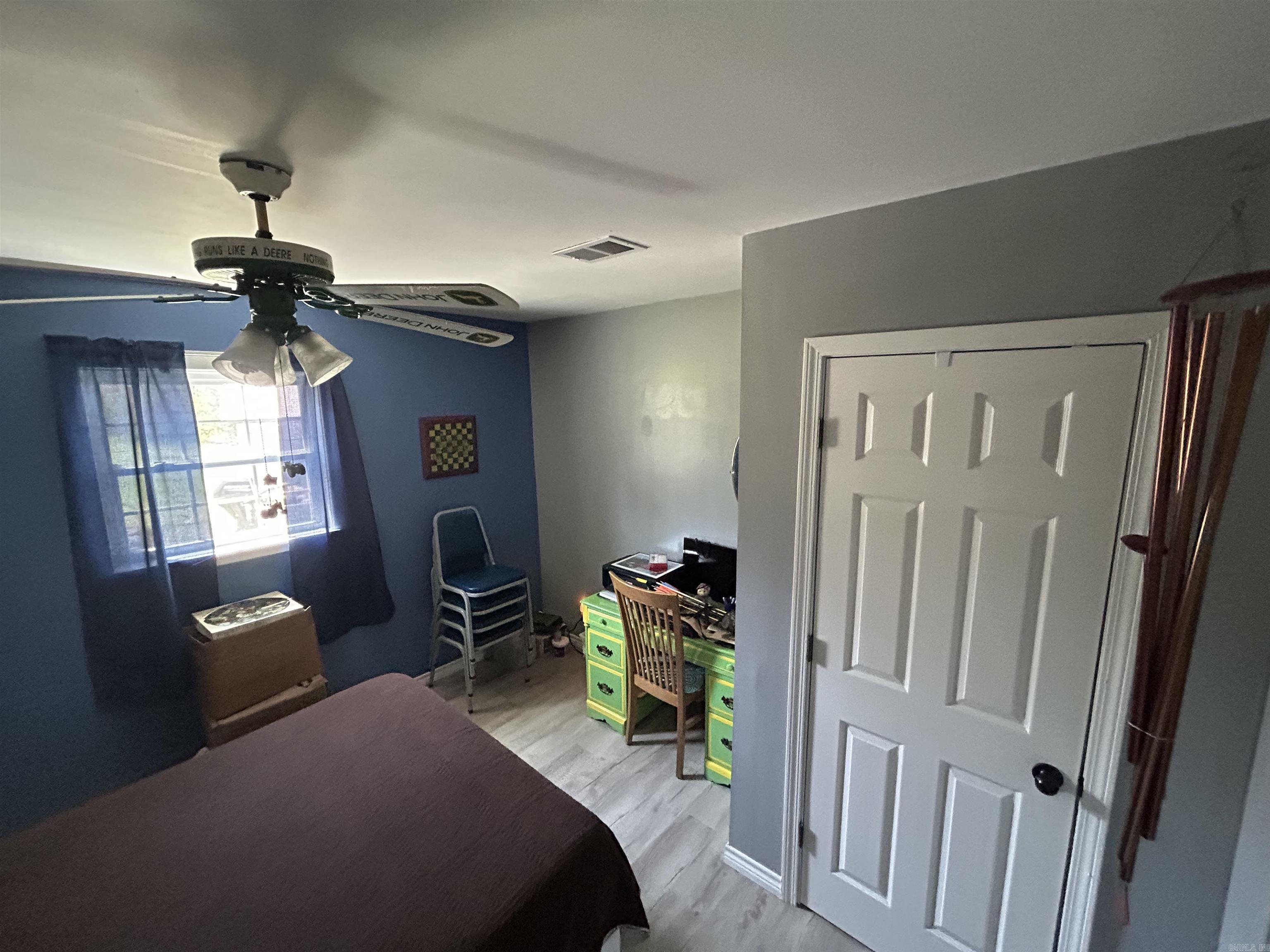 175  Casey  Clinton, AR