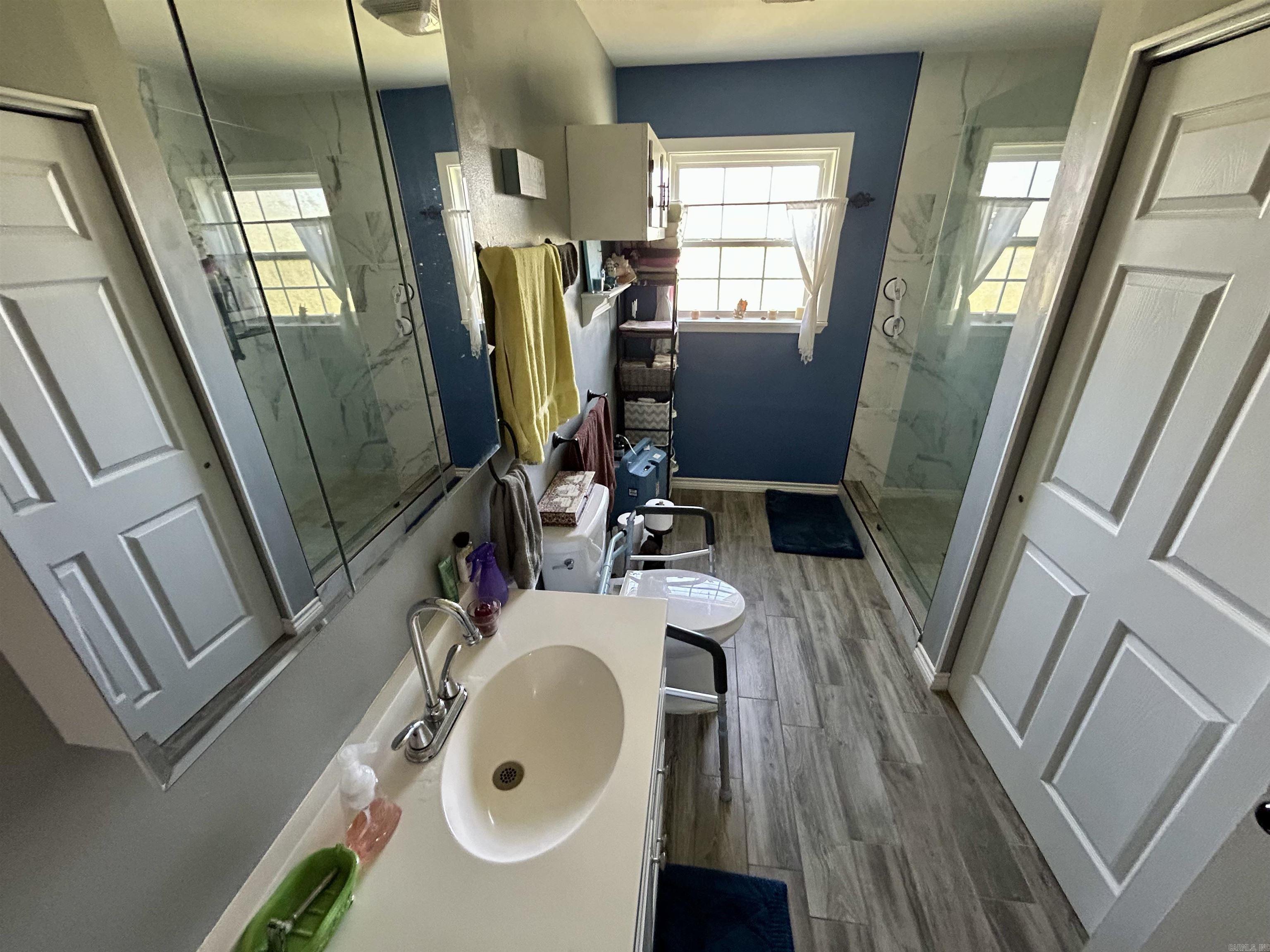 175  Casey  Clinton, AR