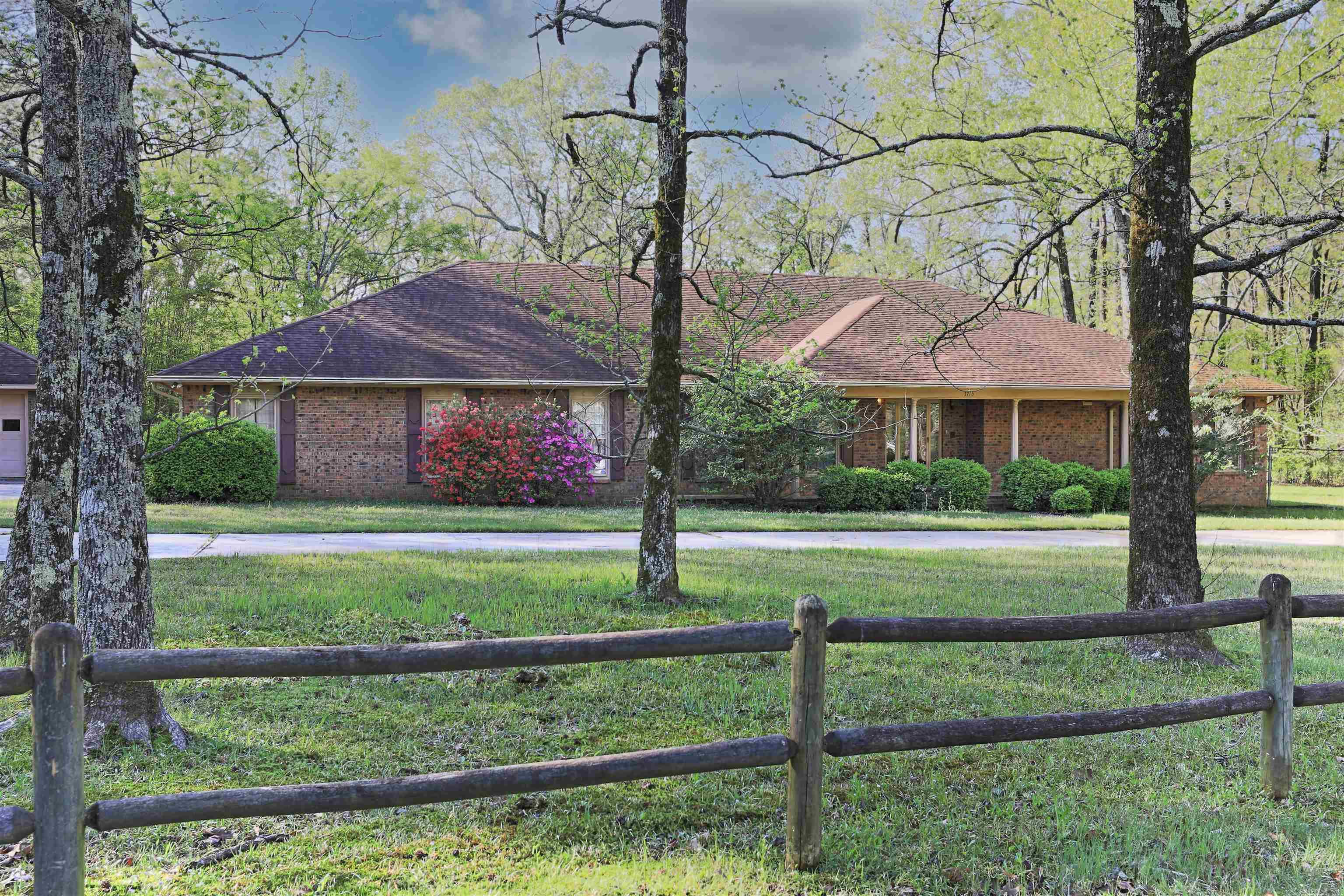 3716 S Privatewood Pine Bluff, AR 71603