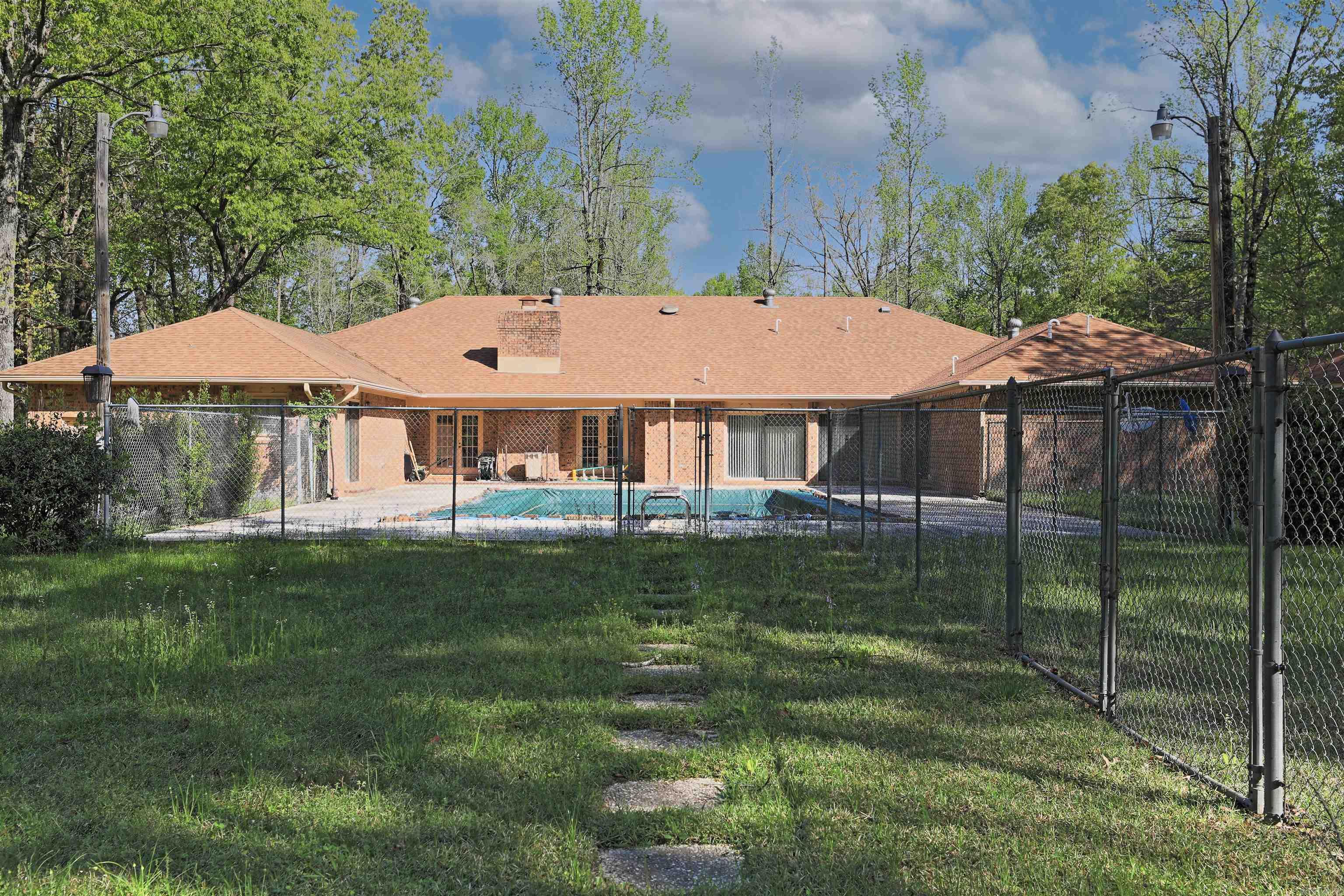 3716 S Privatewood Pine Bluff, AR 71603