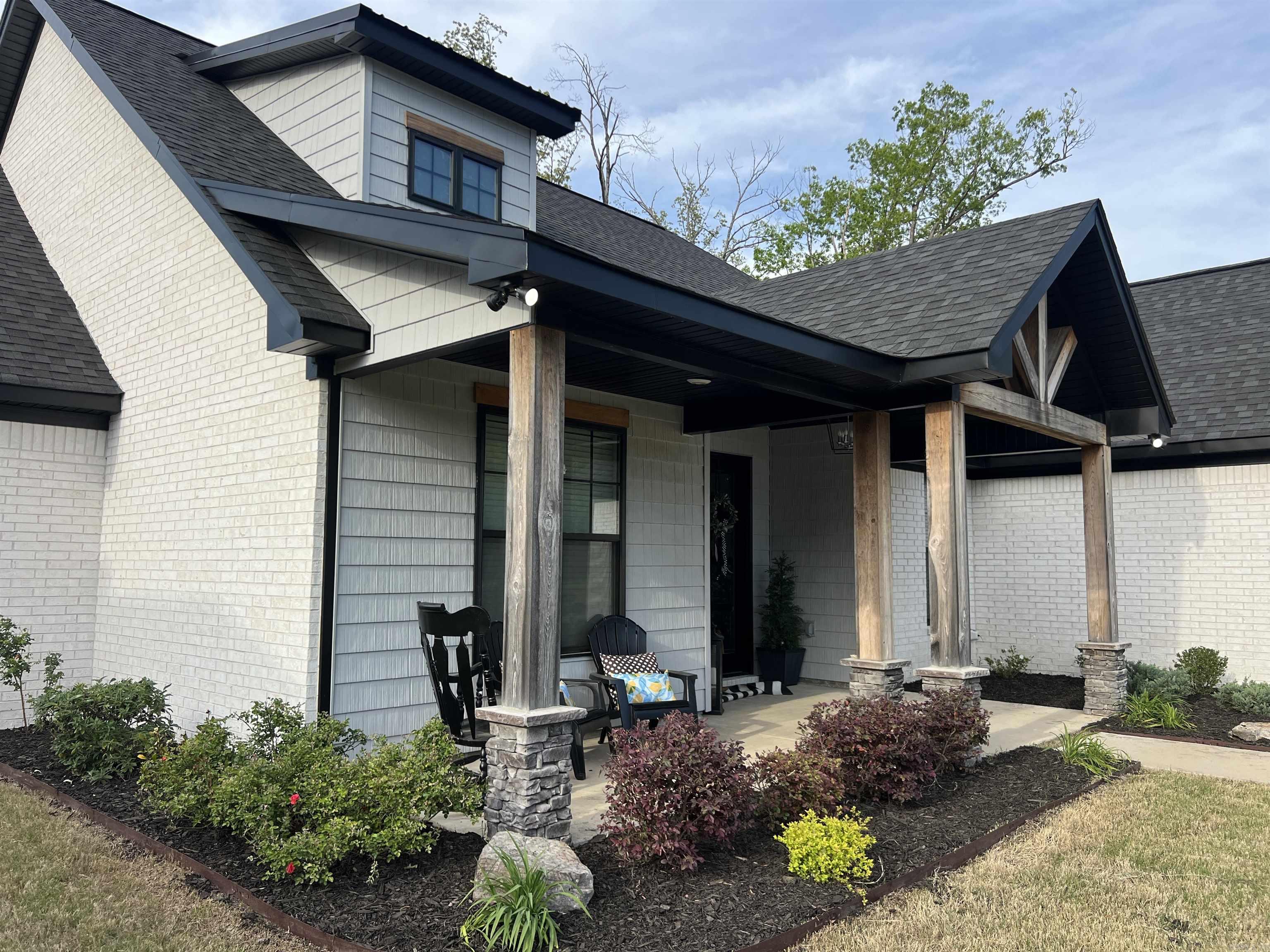 123  Carriage Court  White Hall, AR
