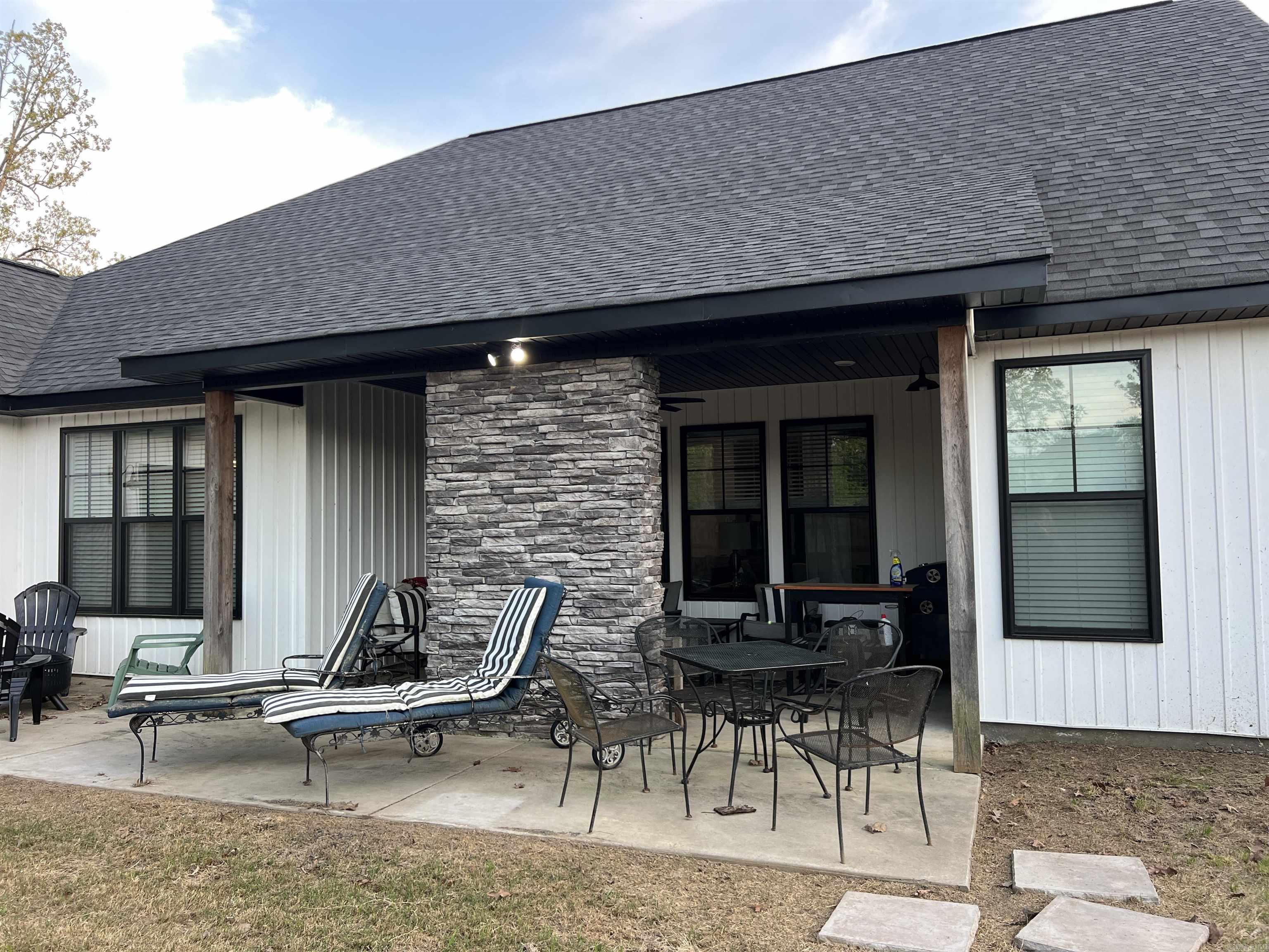 123  Carriage Court  White Hall, AR
