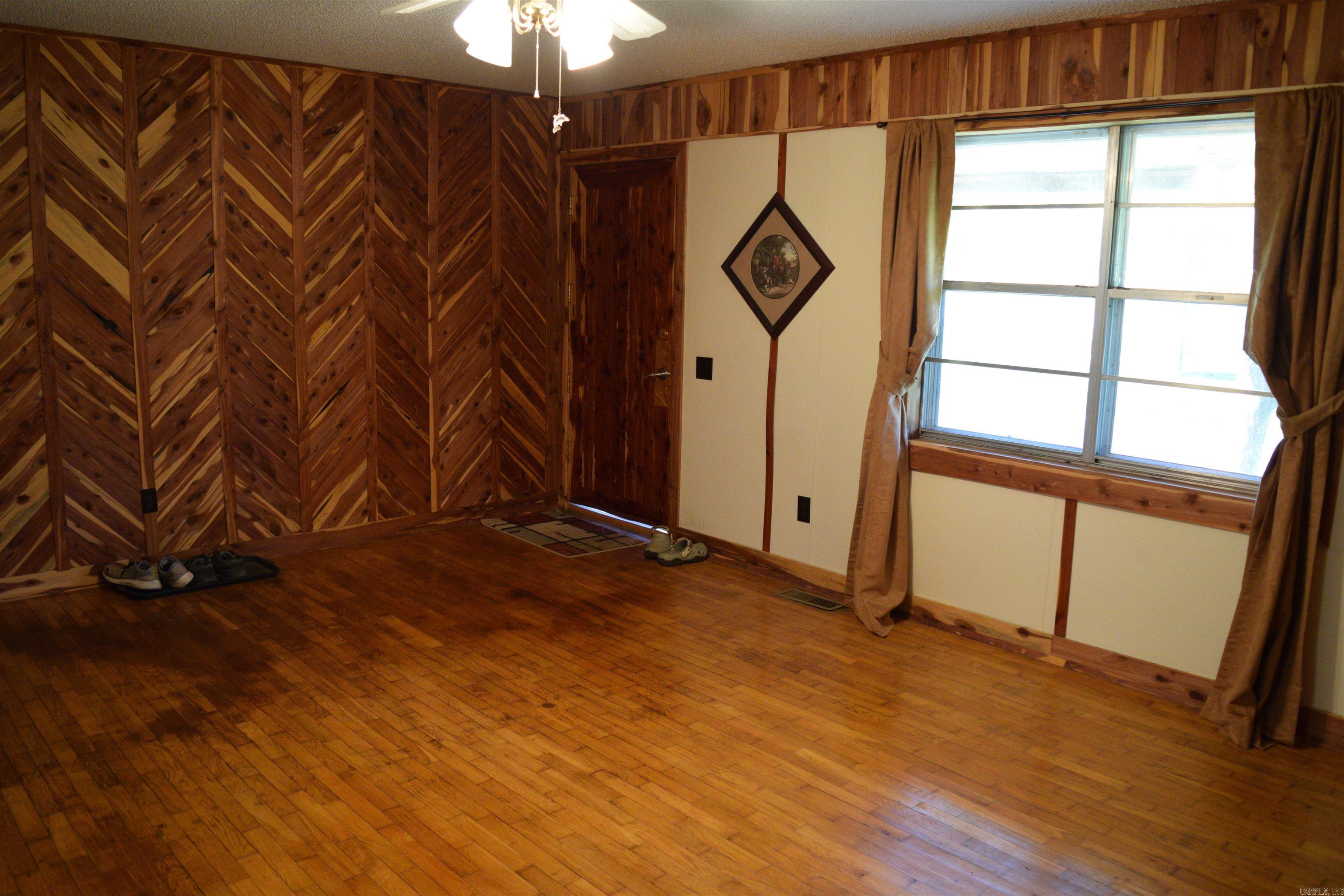 11798 Highway 110 Shirley, AR 72088