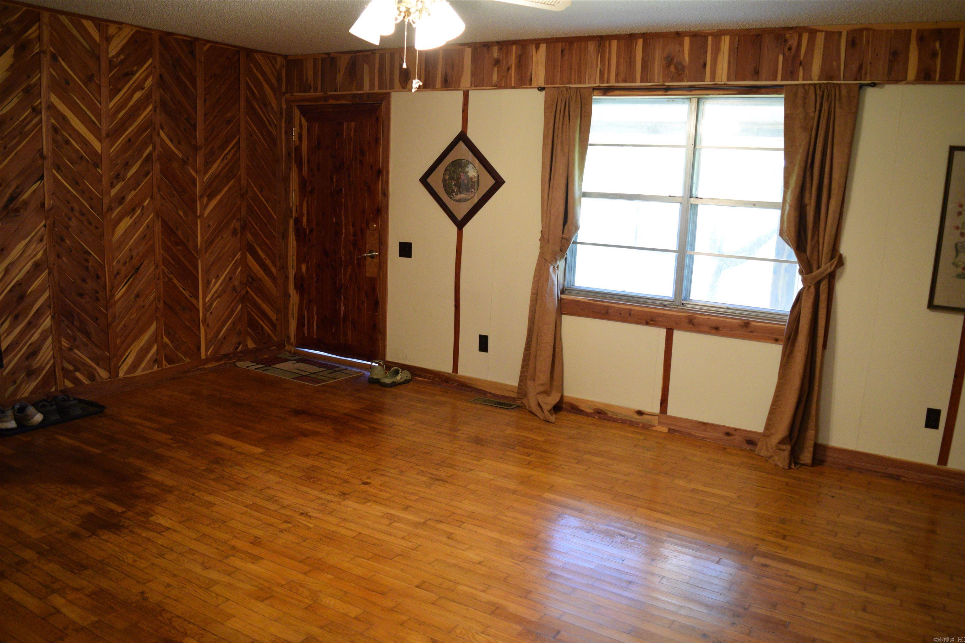 11798 Highway 110 Shirley, AR 72088