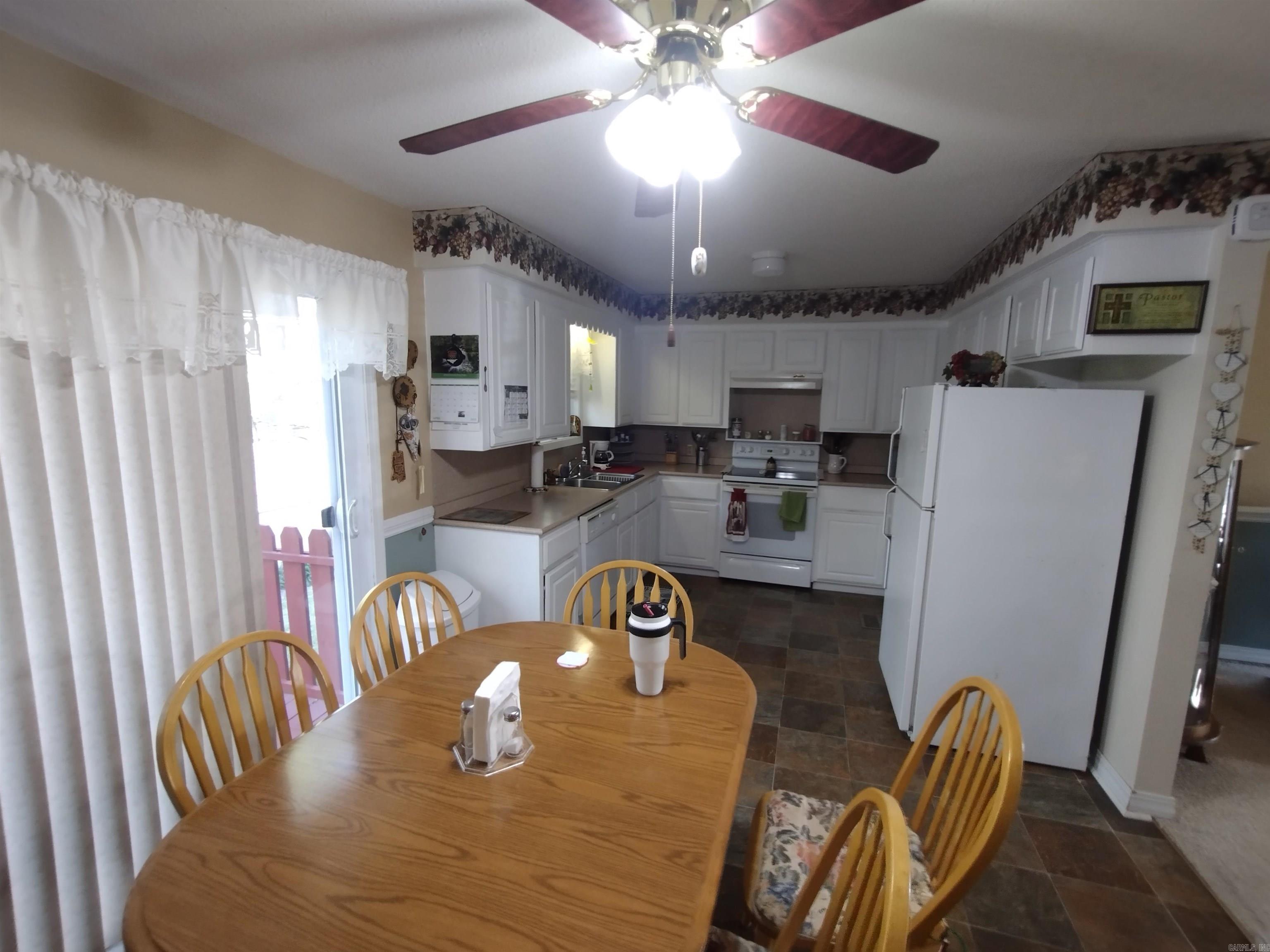 404  Downey DR  Mountain View, AR