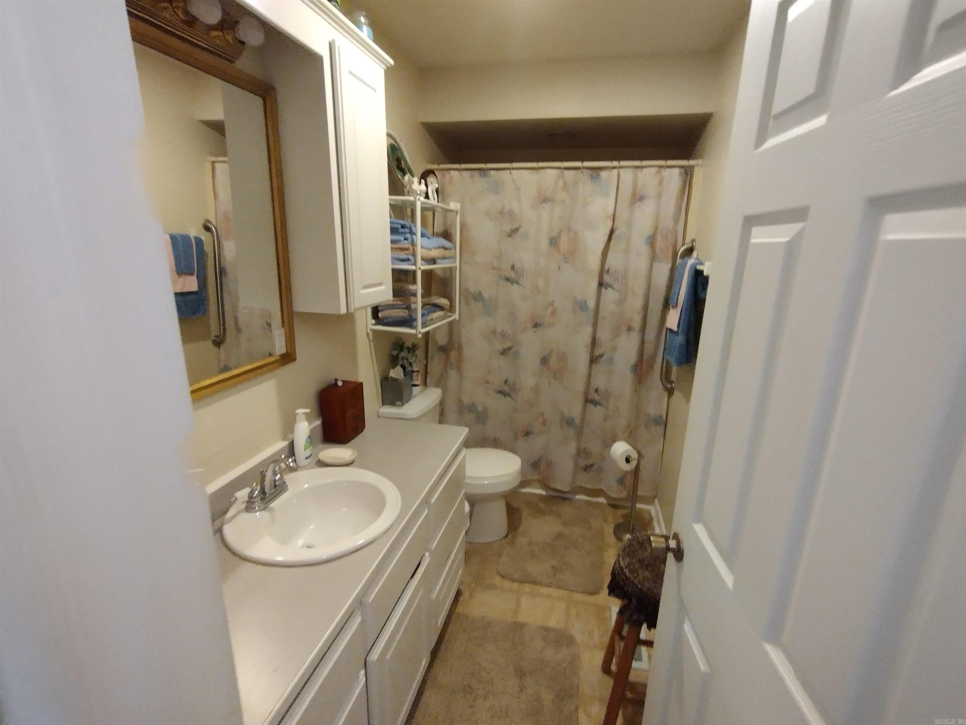 404  Downey DR  Mountain View, AR