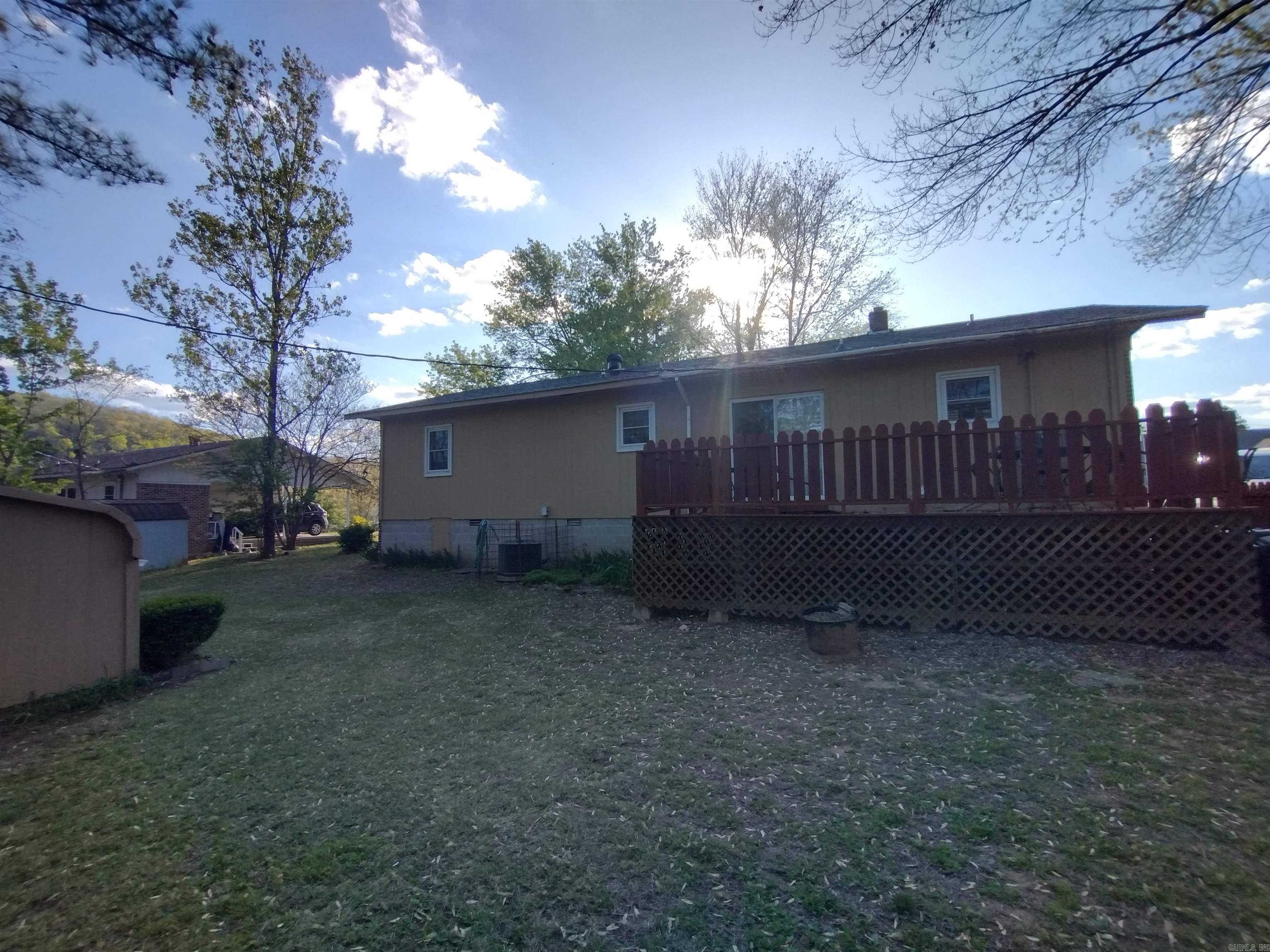 404  Downey DR  Mountain View, AR