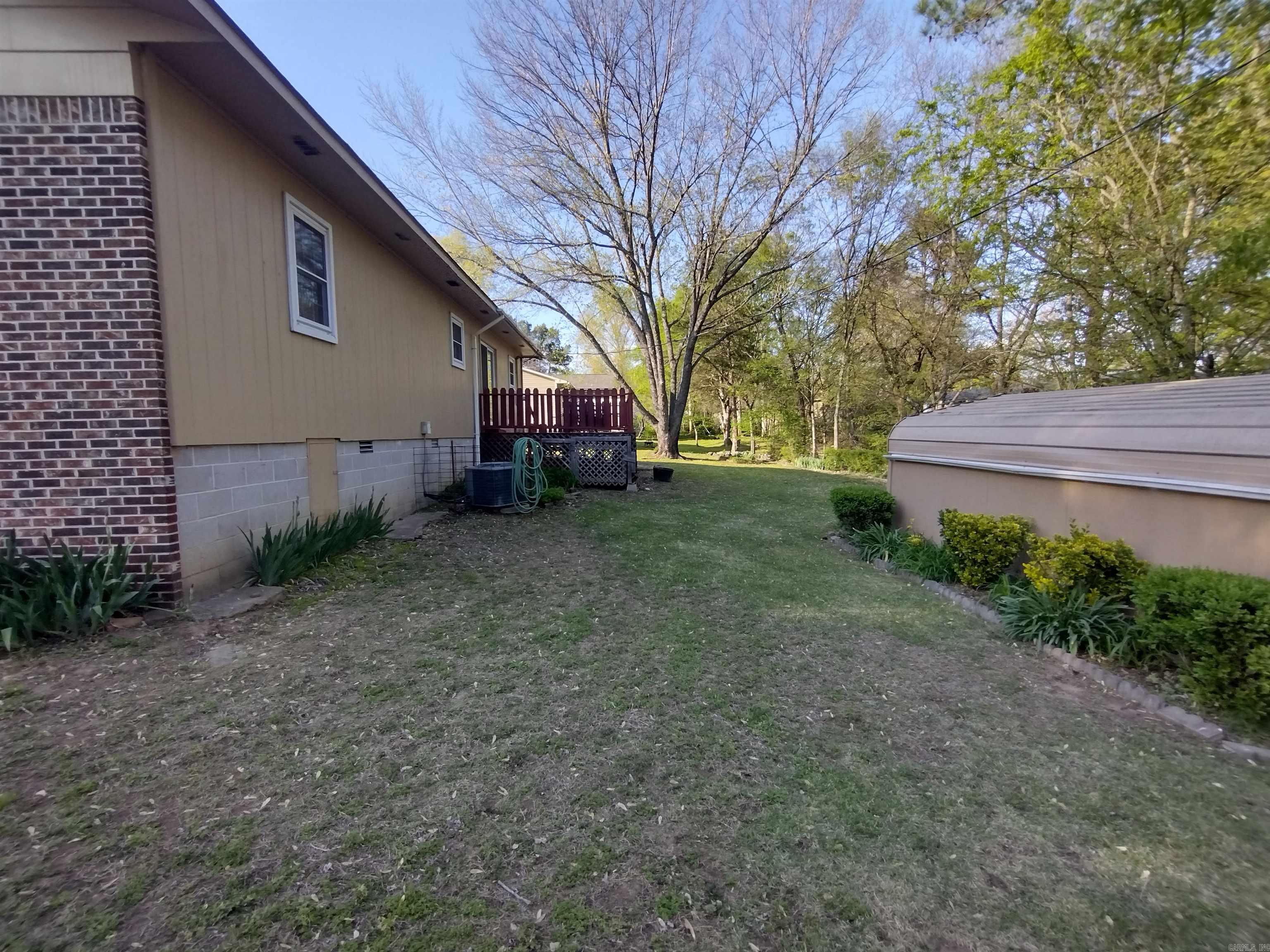 404  Downey DR  Mountain View, AR