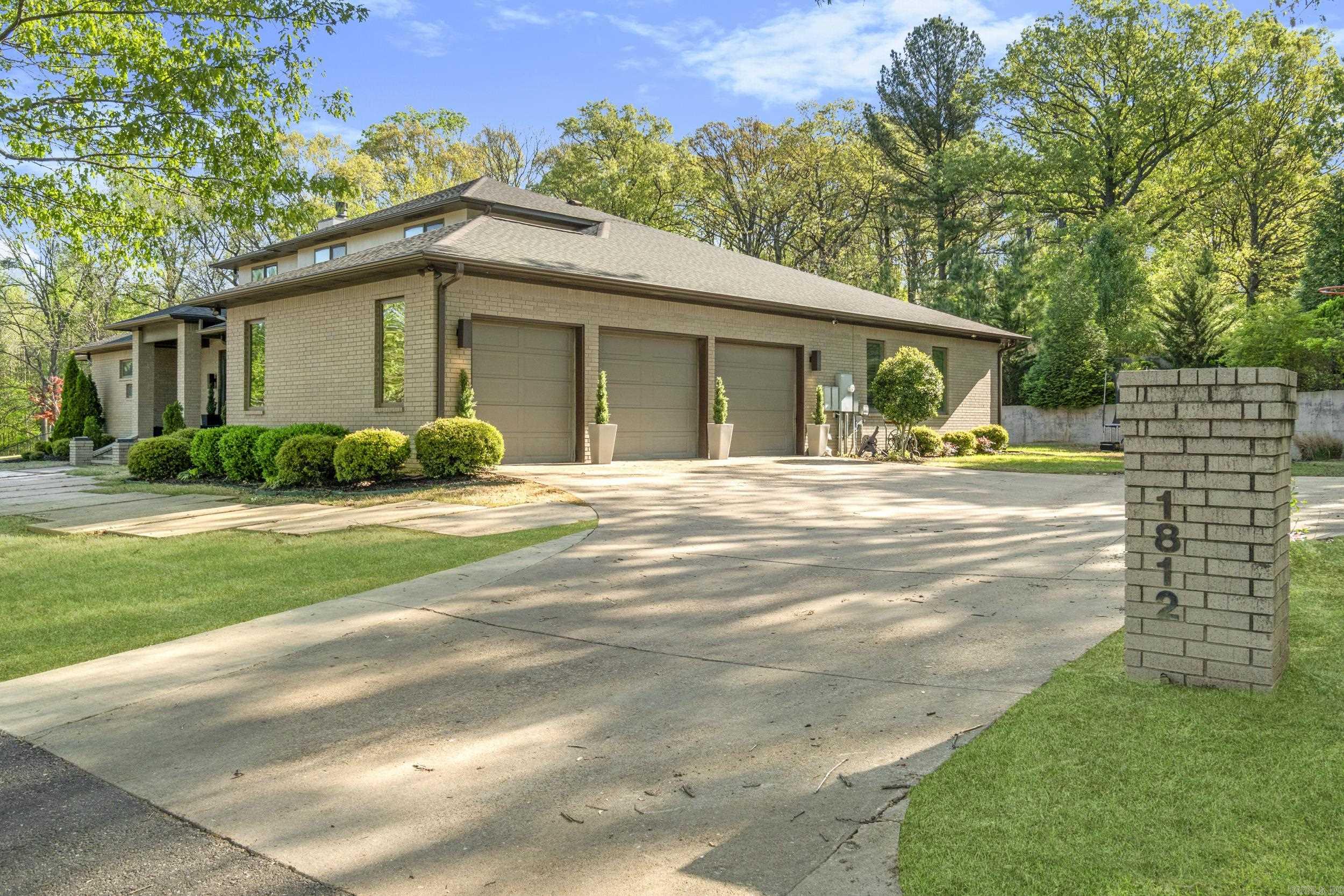 1812  Eve  Wynne, AR