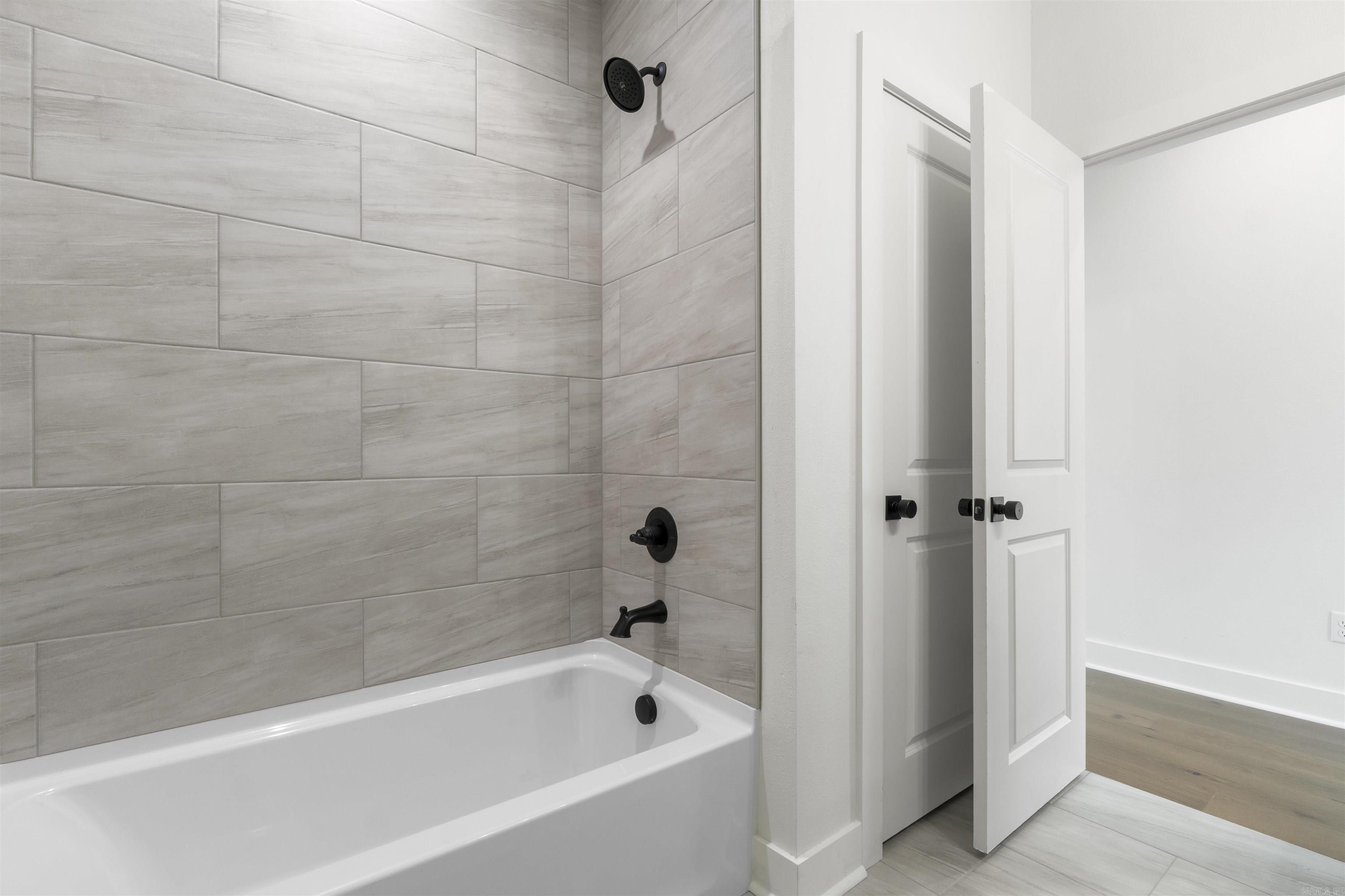 653  Glenwood Springs  Little Rock, AR
