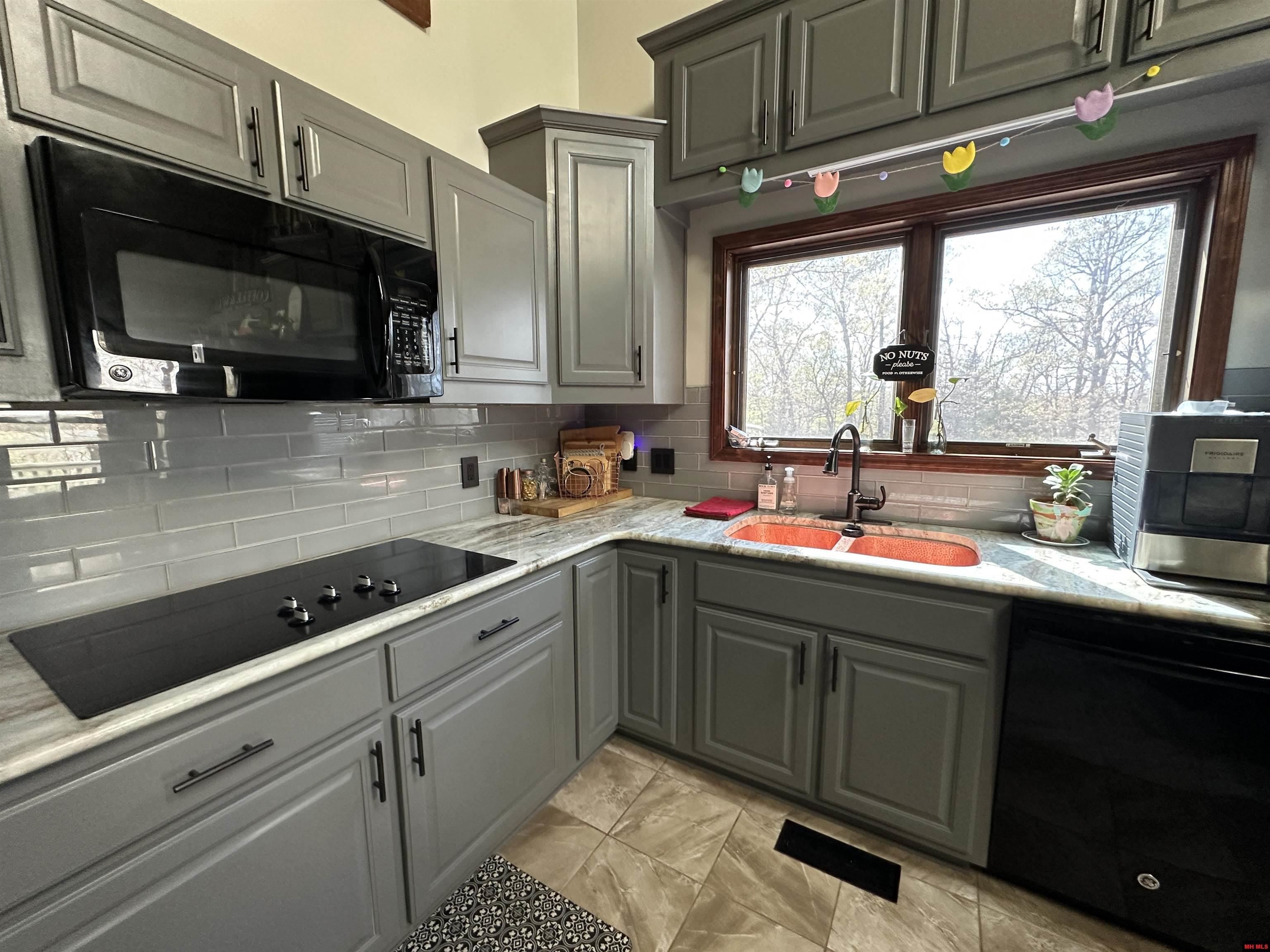 13534  MC 8001  Yellville, AR