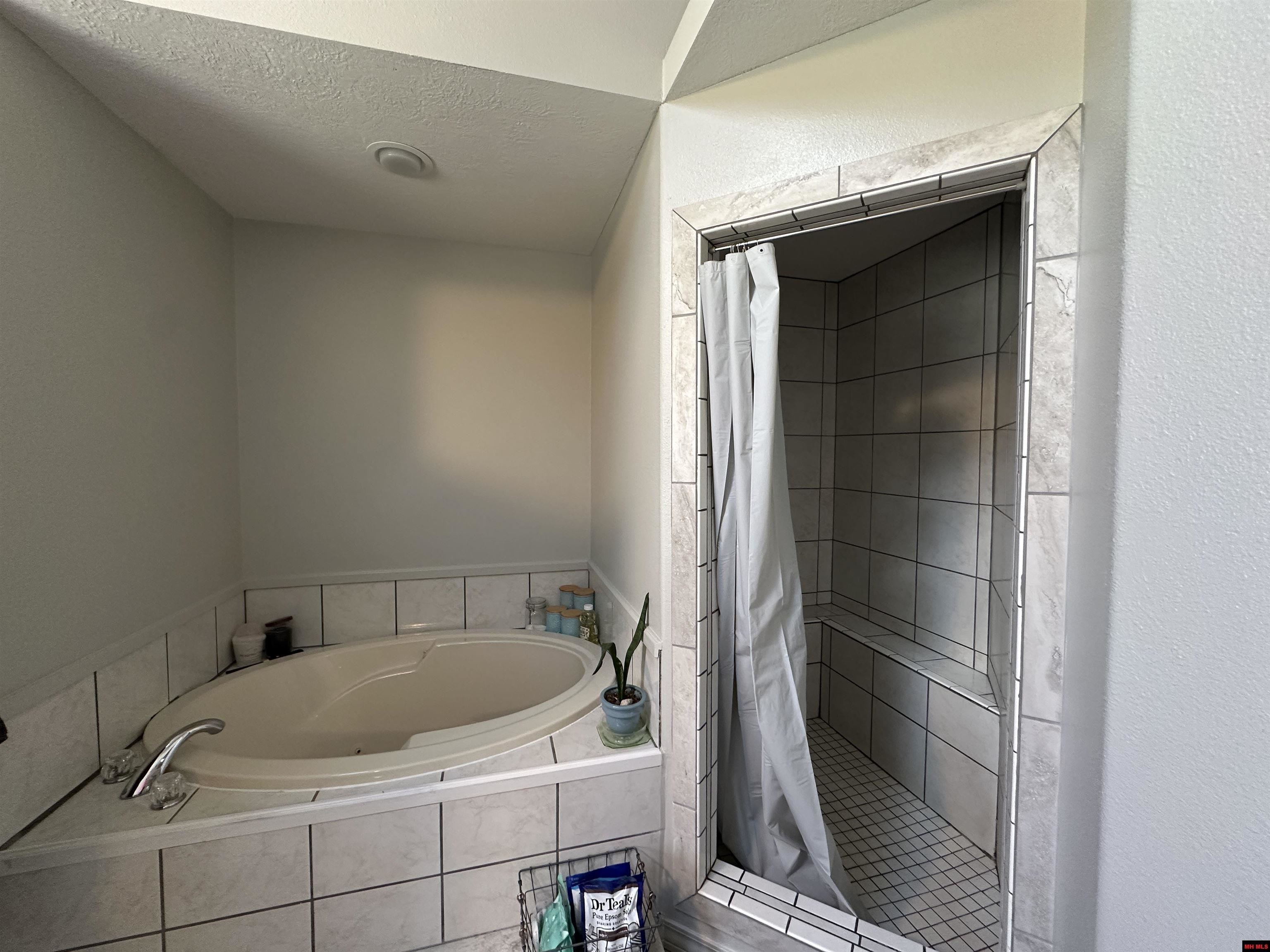 13534  MC 8001  Yellville, AR