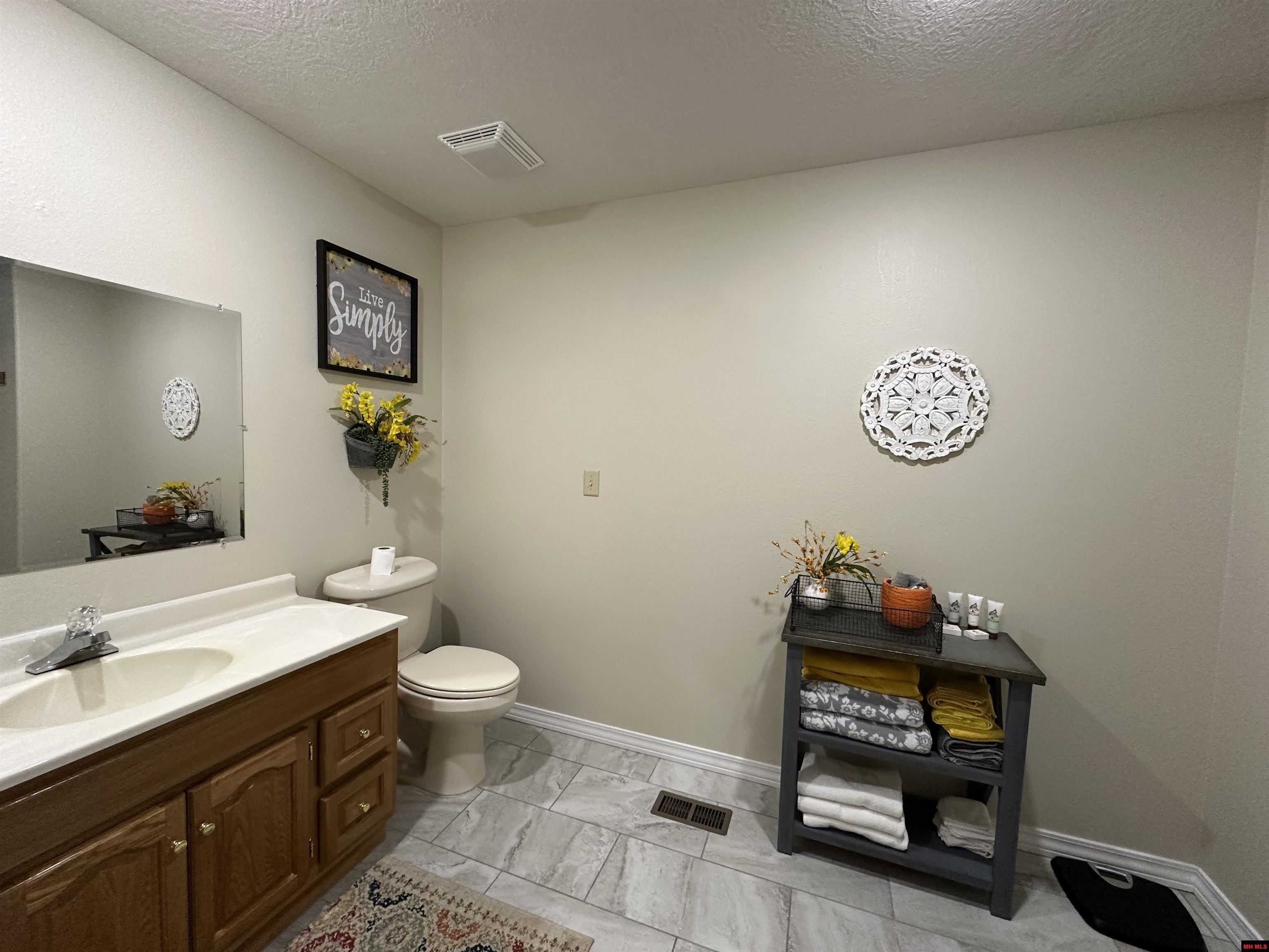 13534  MC 8001  Yellville, AR