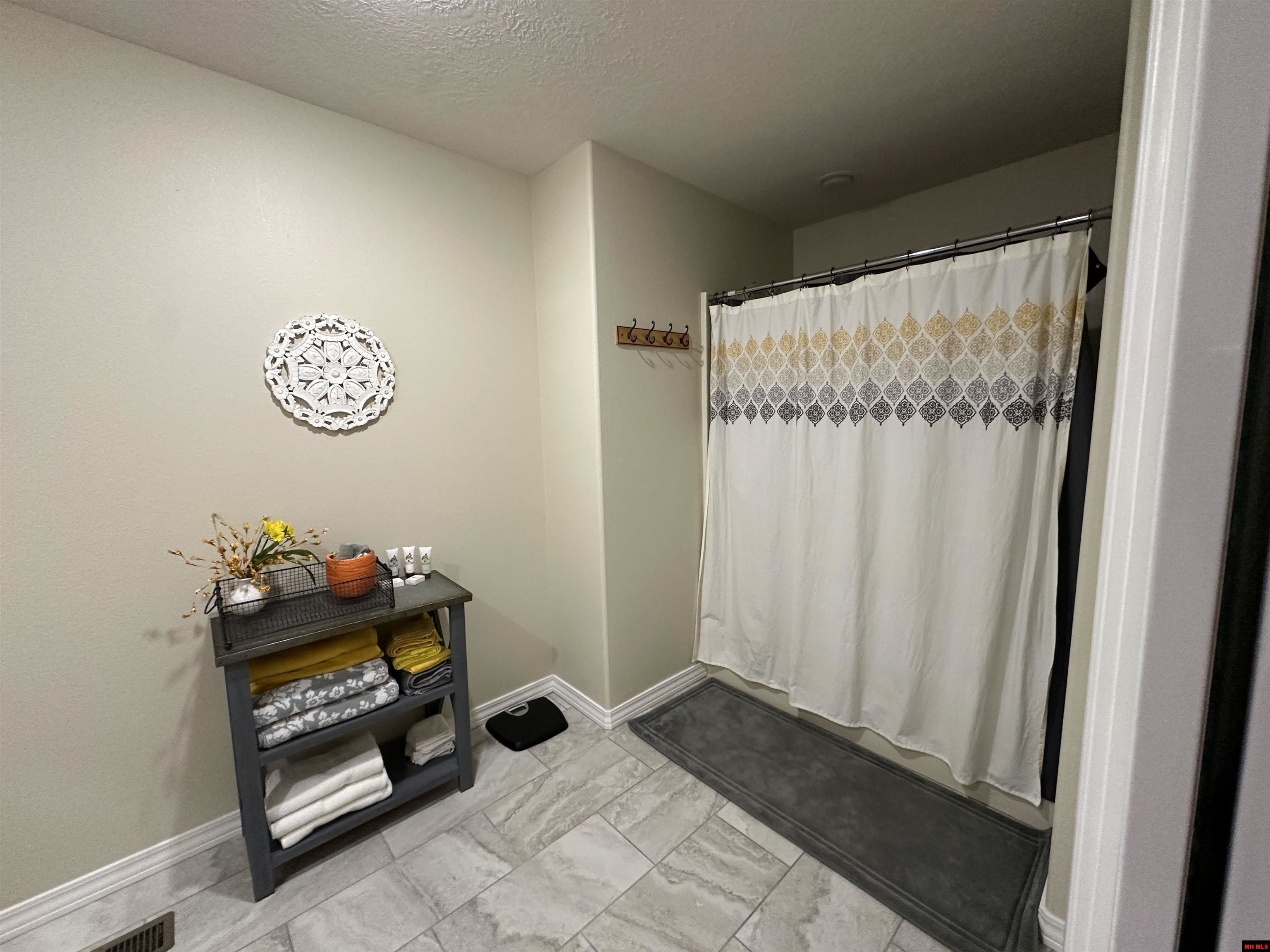 13534  MC 8001  Yellville, AR