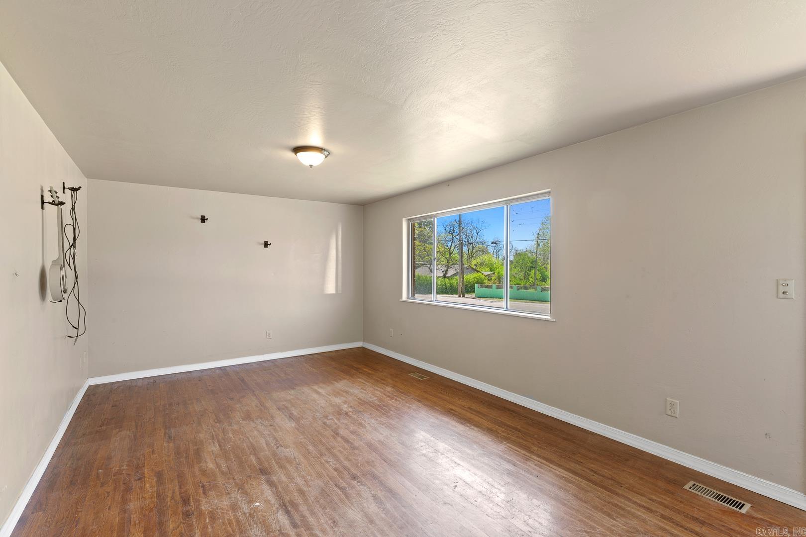 1803  Sutherland  Mena, AR
