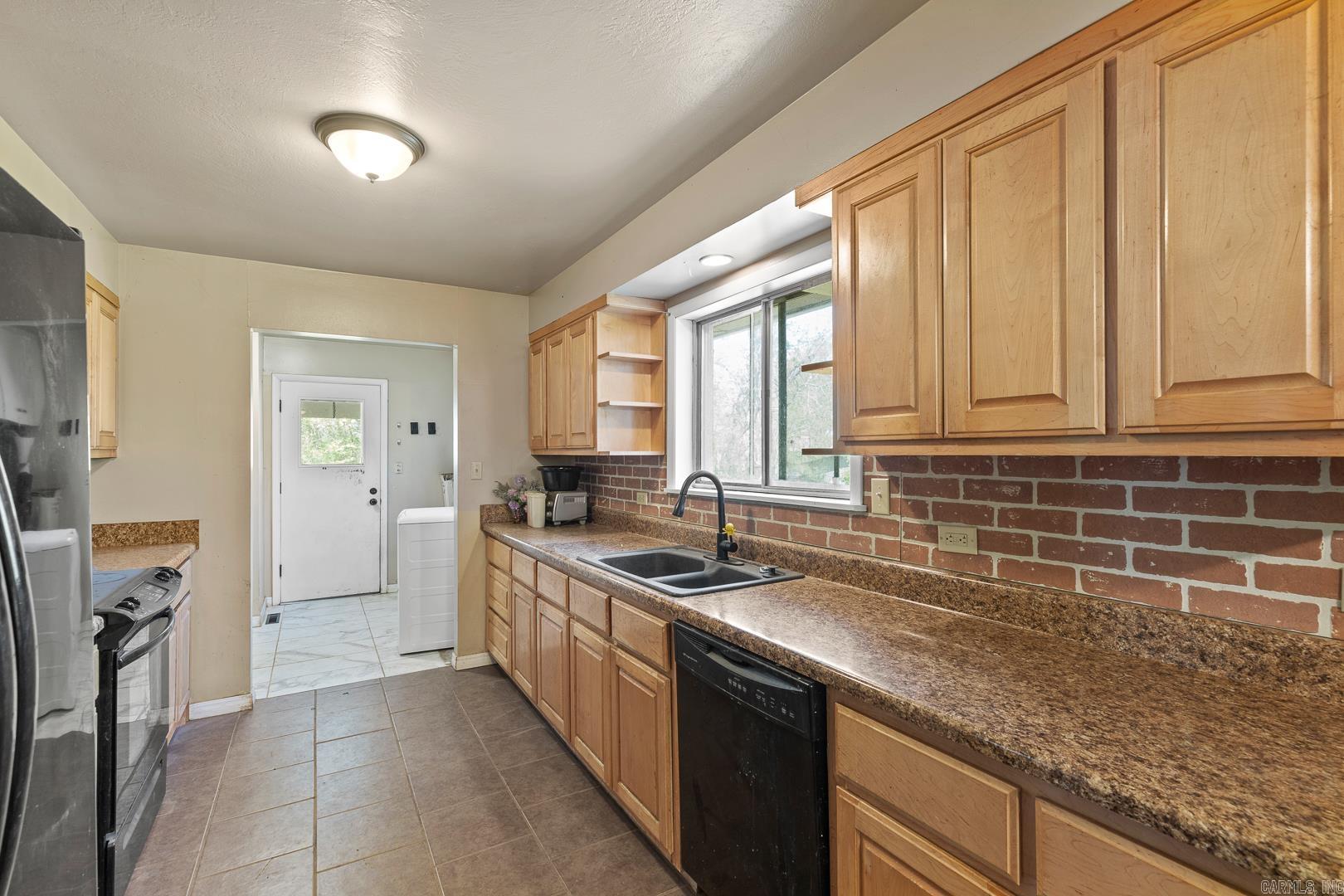 1803  Sutherland  Mena, AR