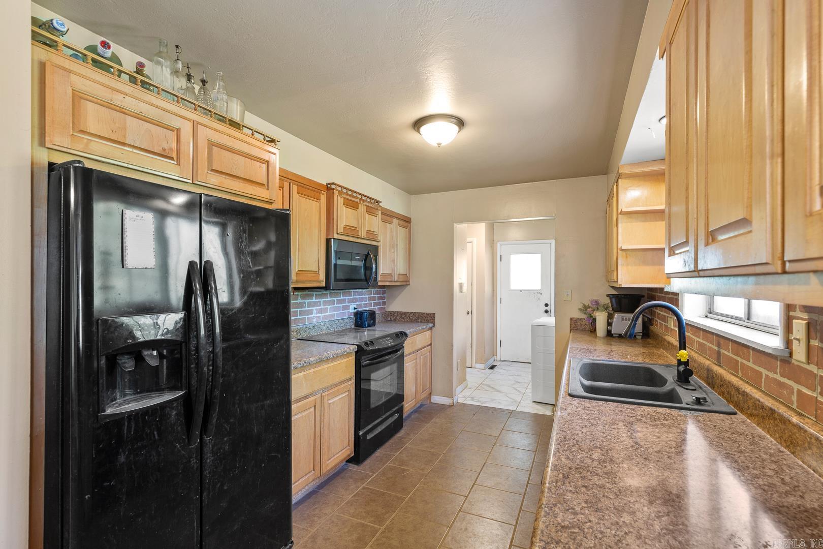 1803  Sutherland  Mena, AR