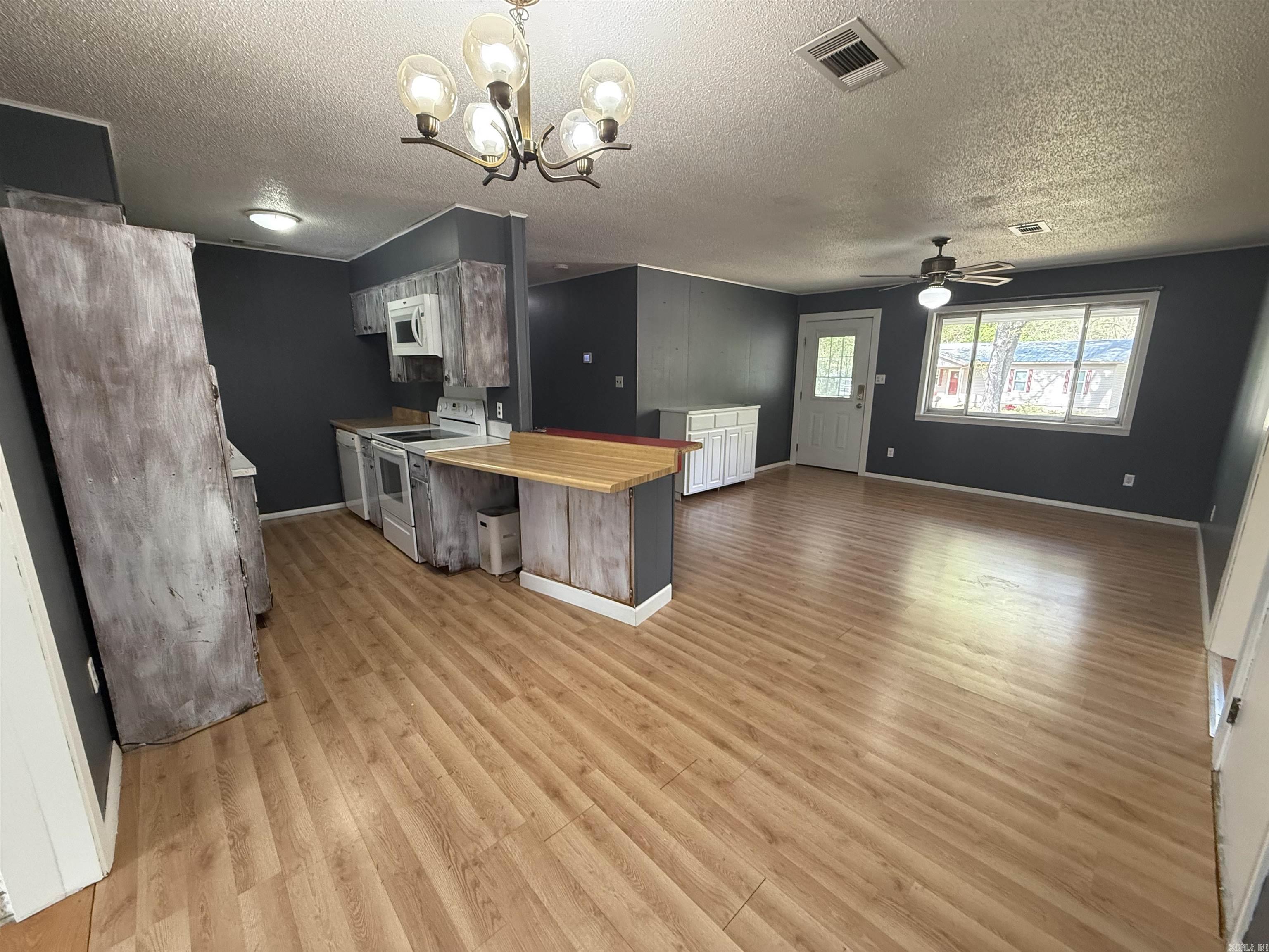 1209  Meadowbrook  Heber Springs, AR