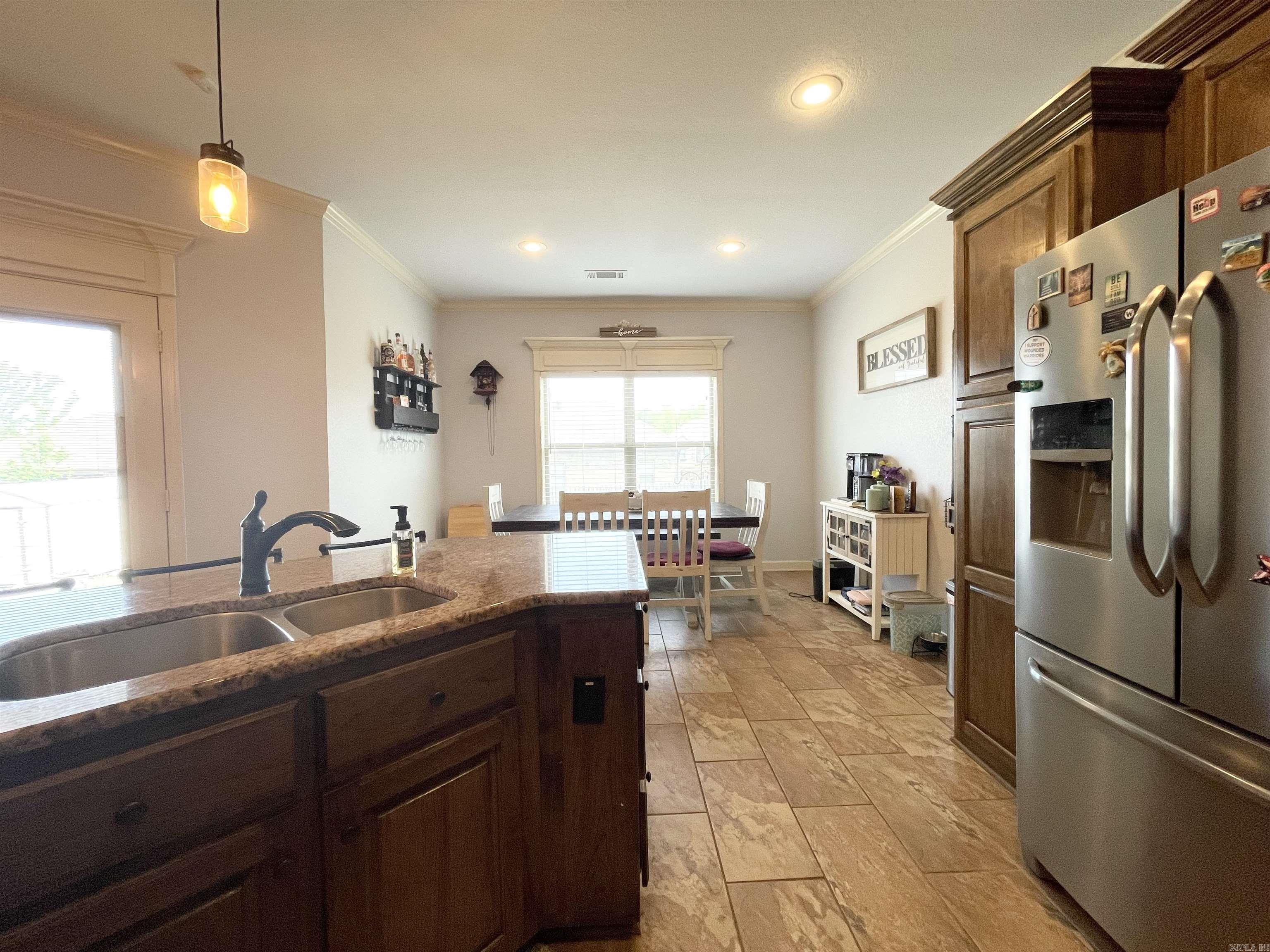 732  Mango  Austin, AR