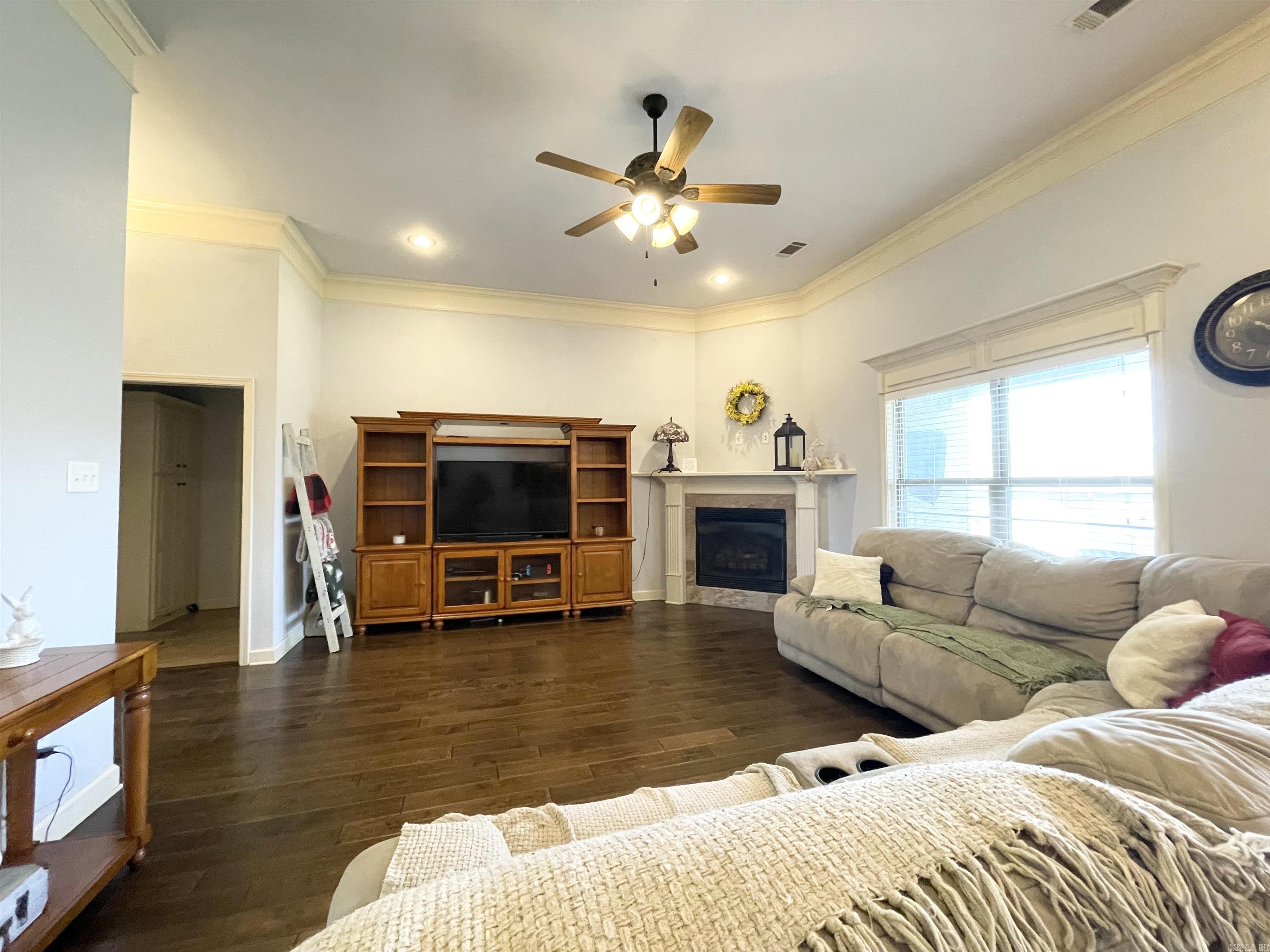 732  Mango  Austin, AR