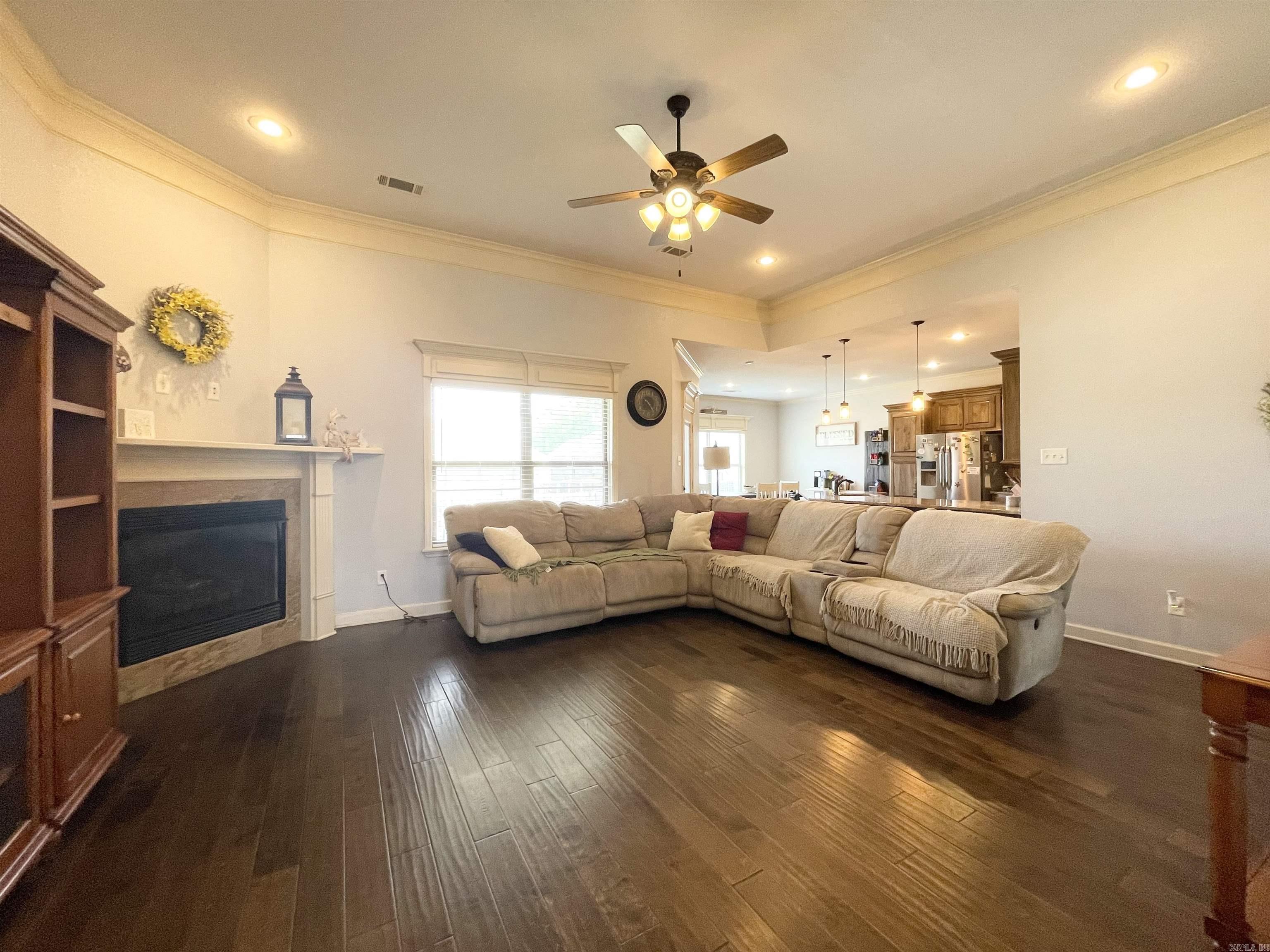 732  Mango  Austin, AR
