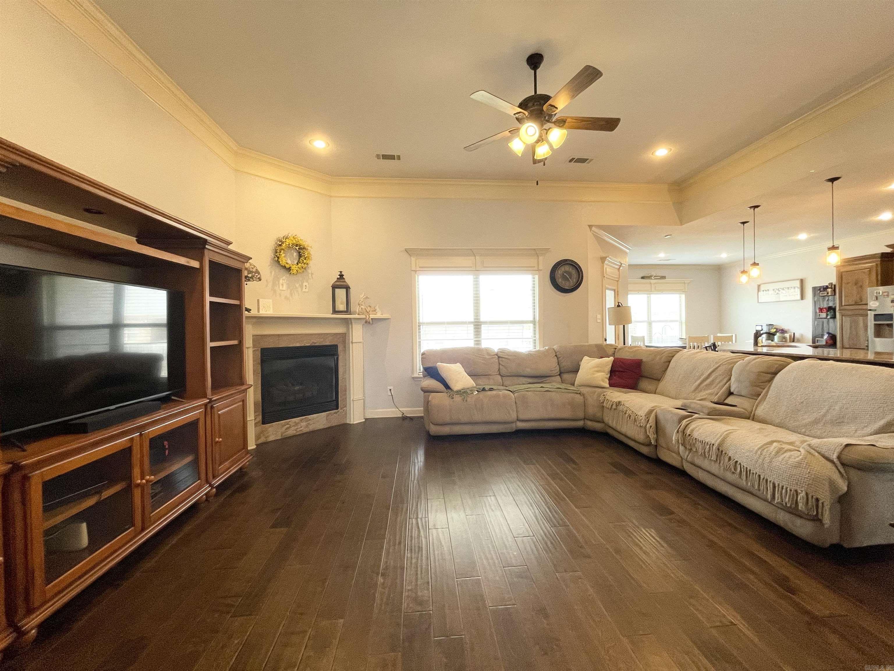 732  Mango  Austin, AR