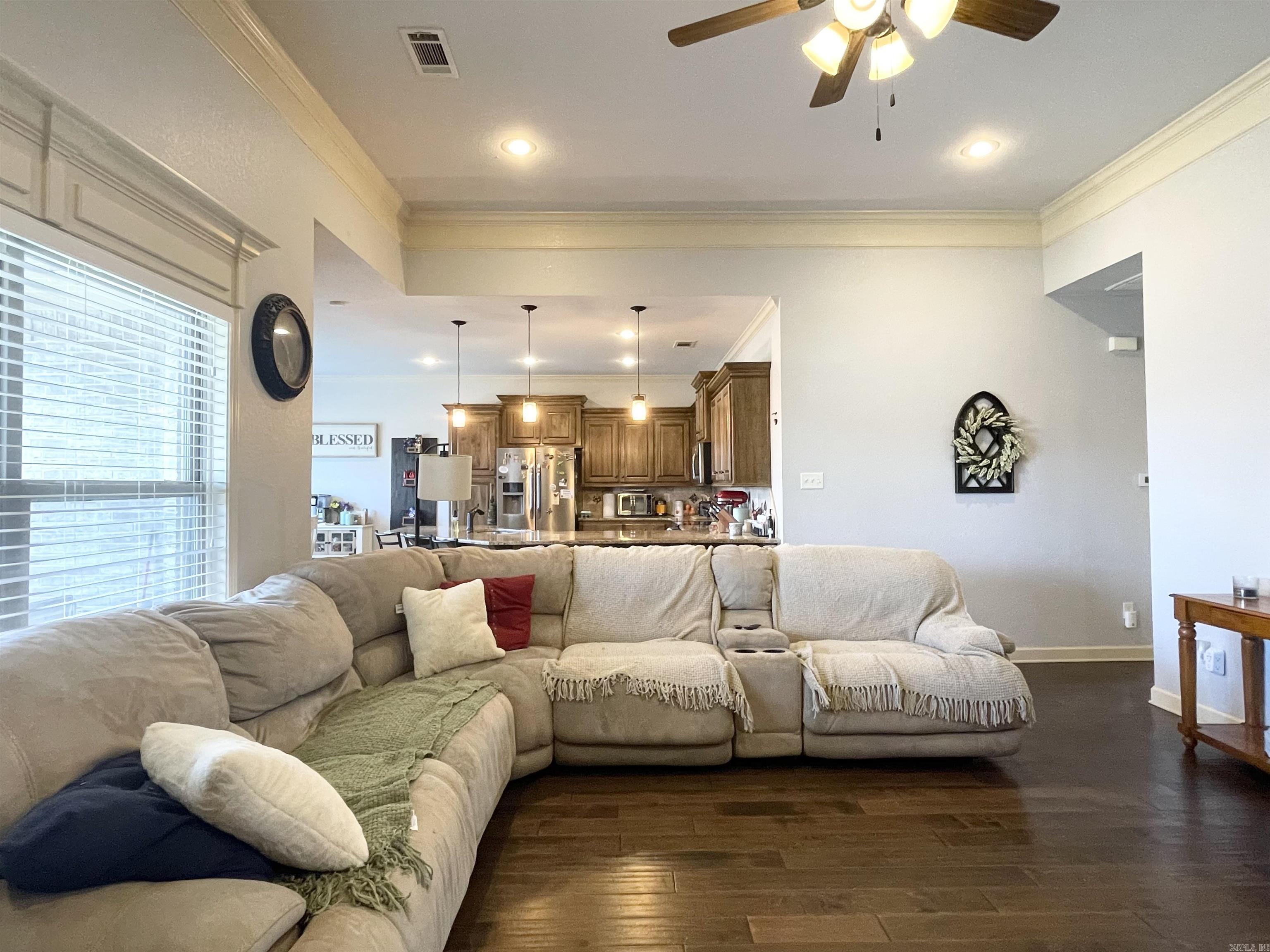 732  Mango  Austin, AR