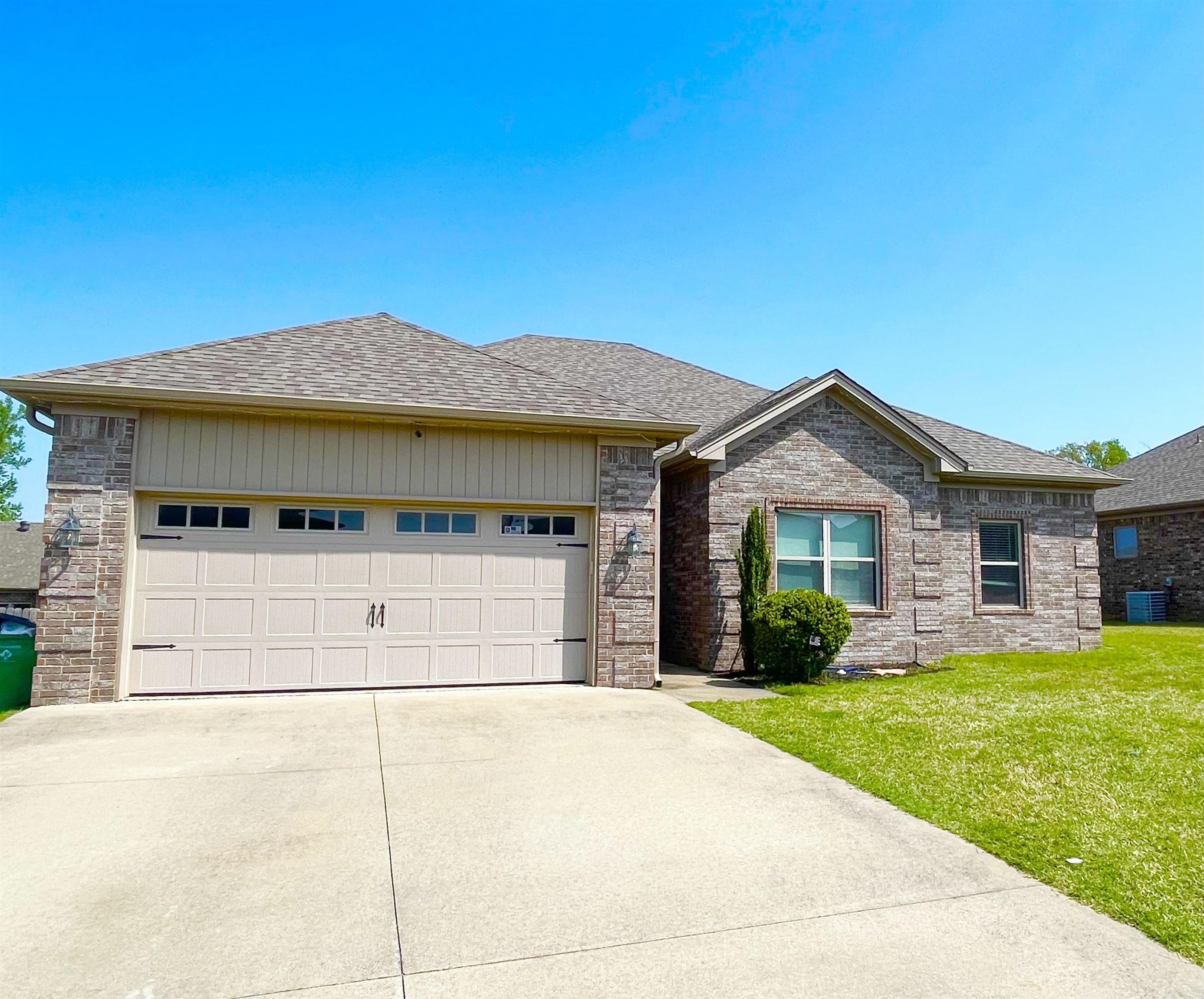 732  Mango  Austin, AR
