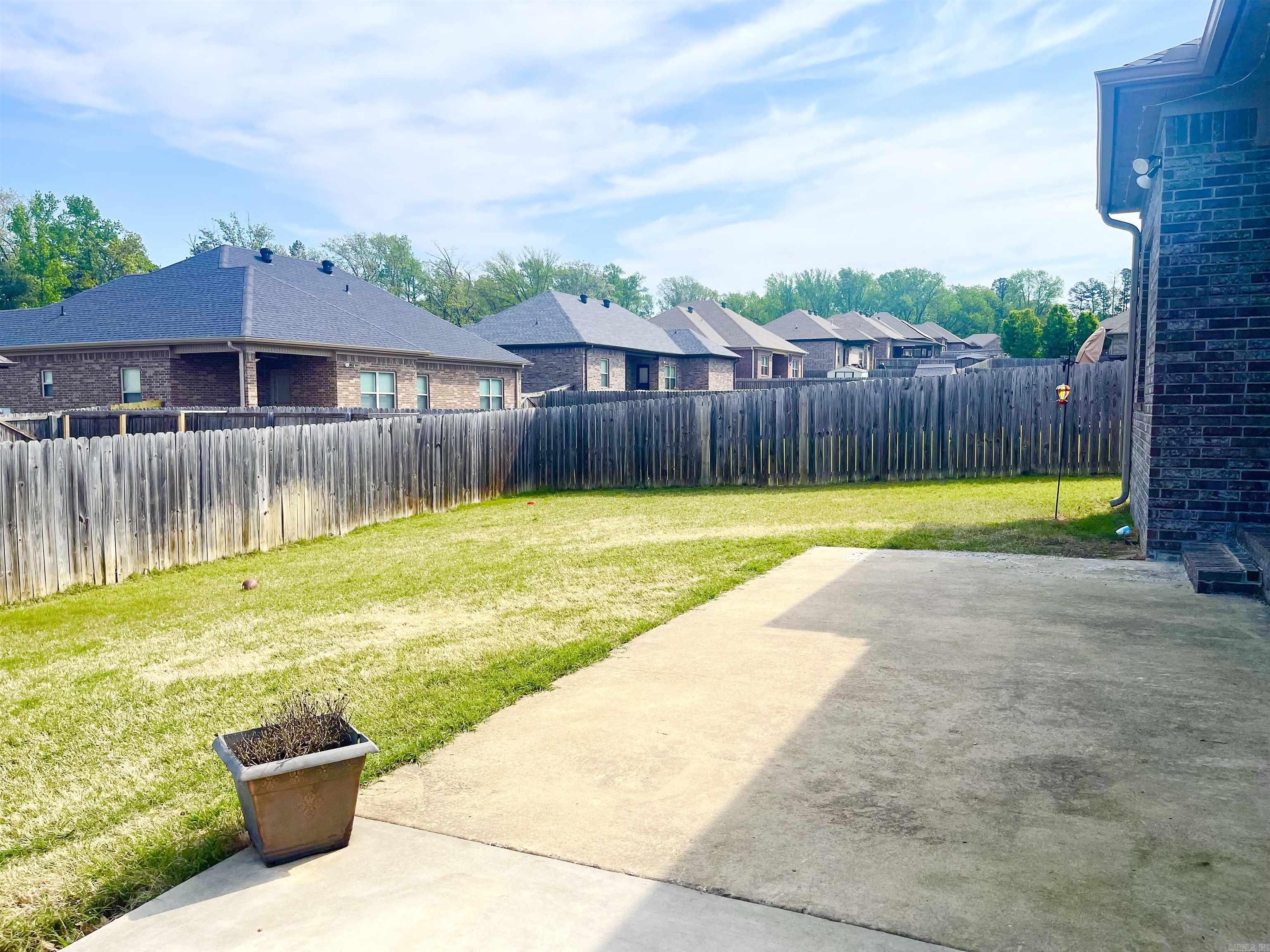 732  Mango  Austin, AR