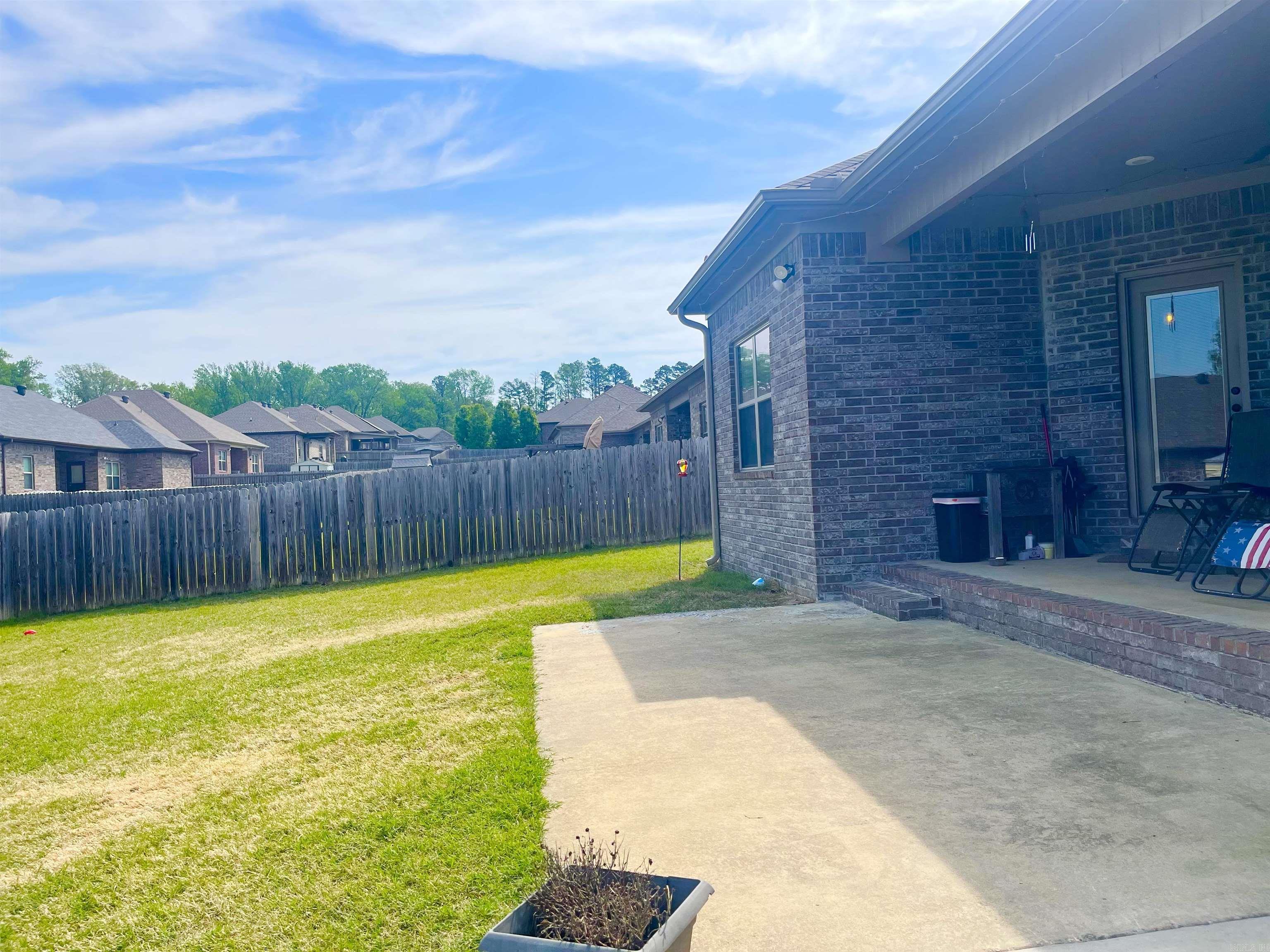 732  Mango  Austin, AR