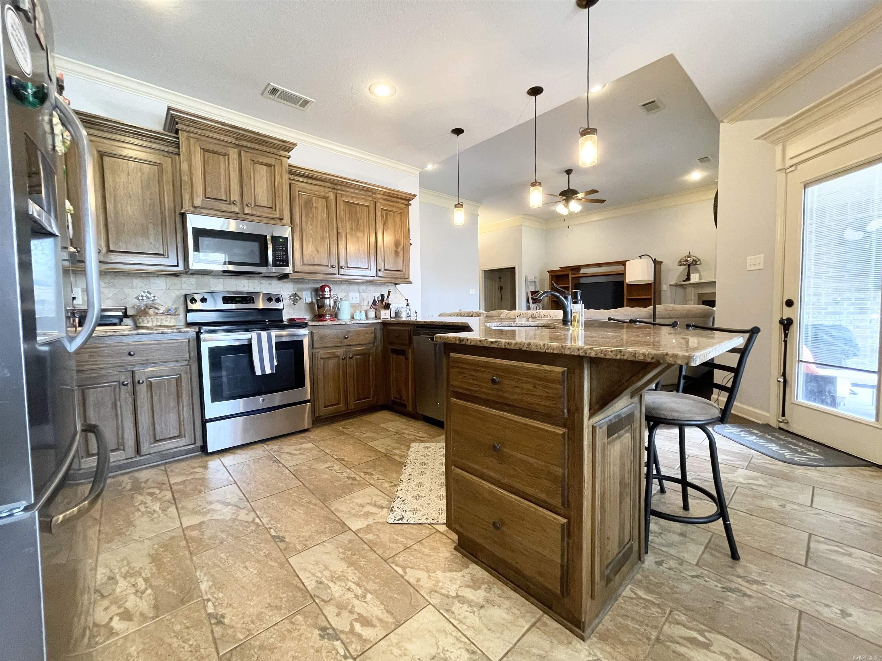 732  Mango  Austin, AR