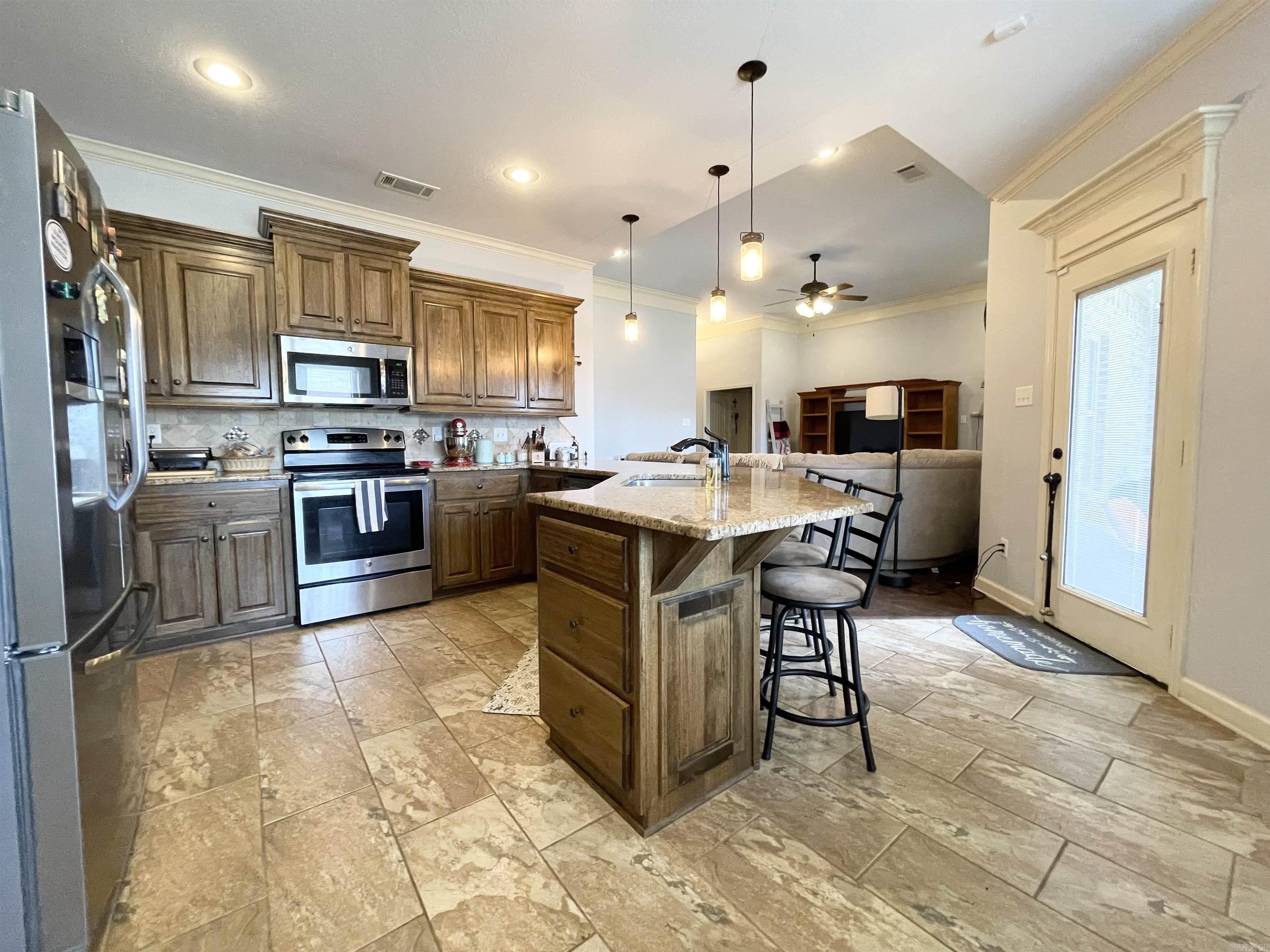 732  Mango  Austin, AR