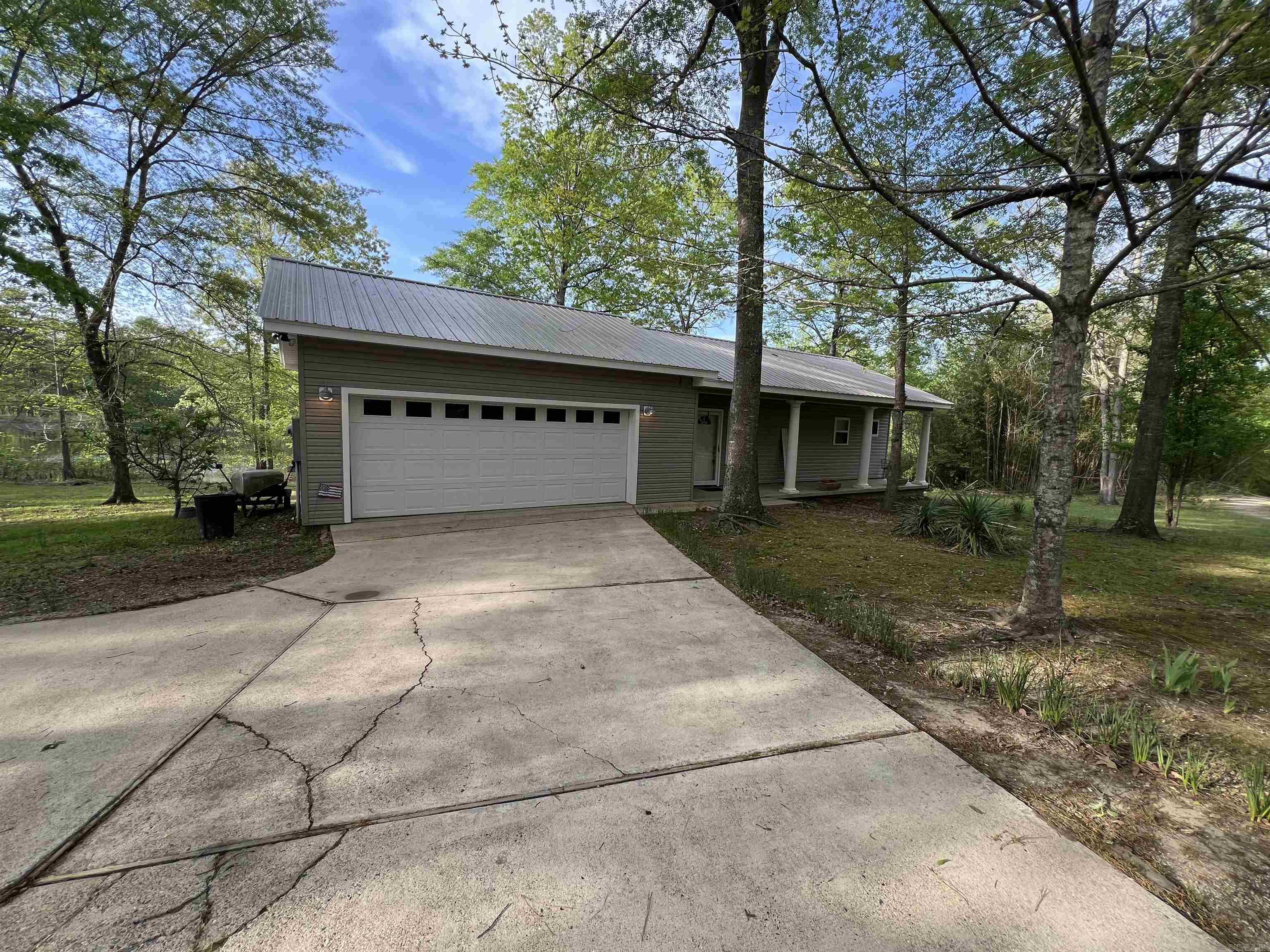 153  Thompson Rd  Arkadelphia, AR