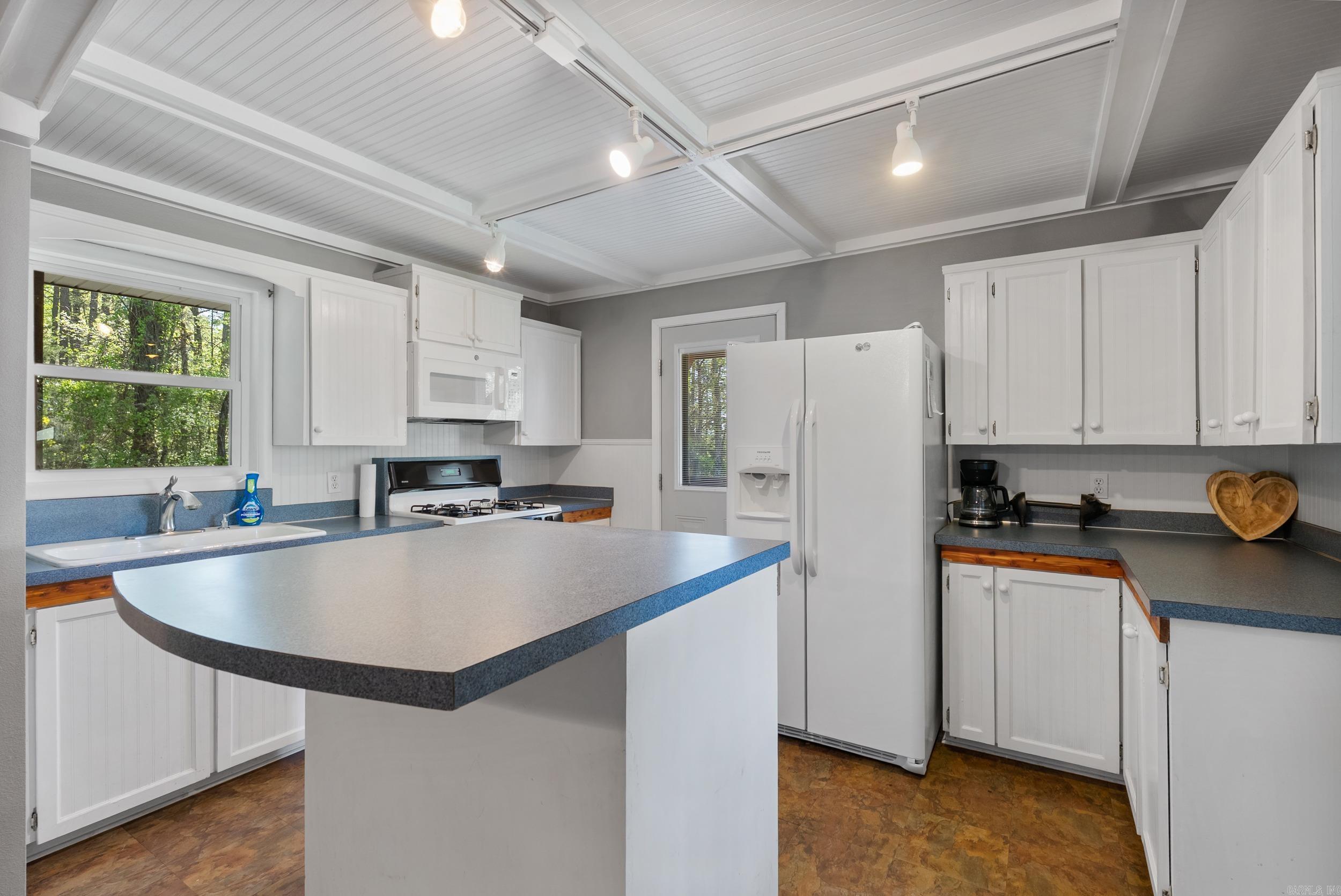 979  Winrock Drive  Morrilton, AR