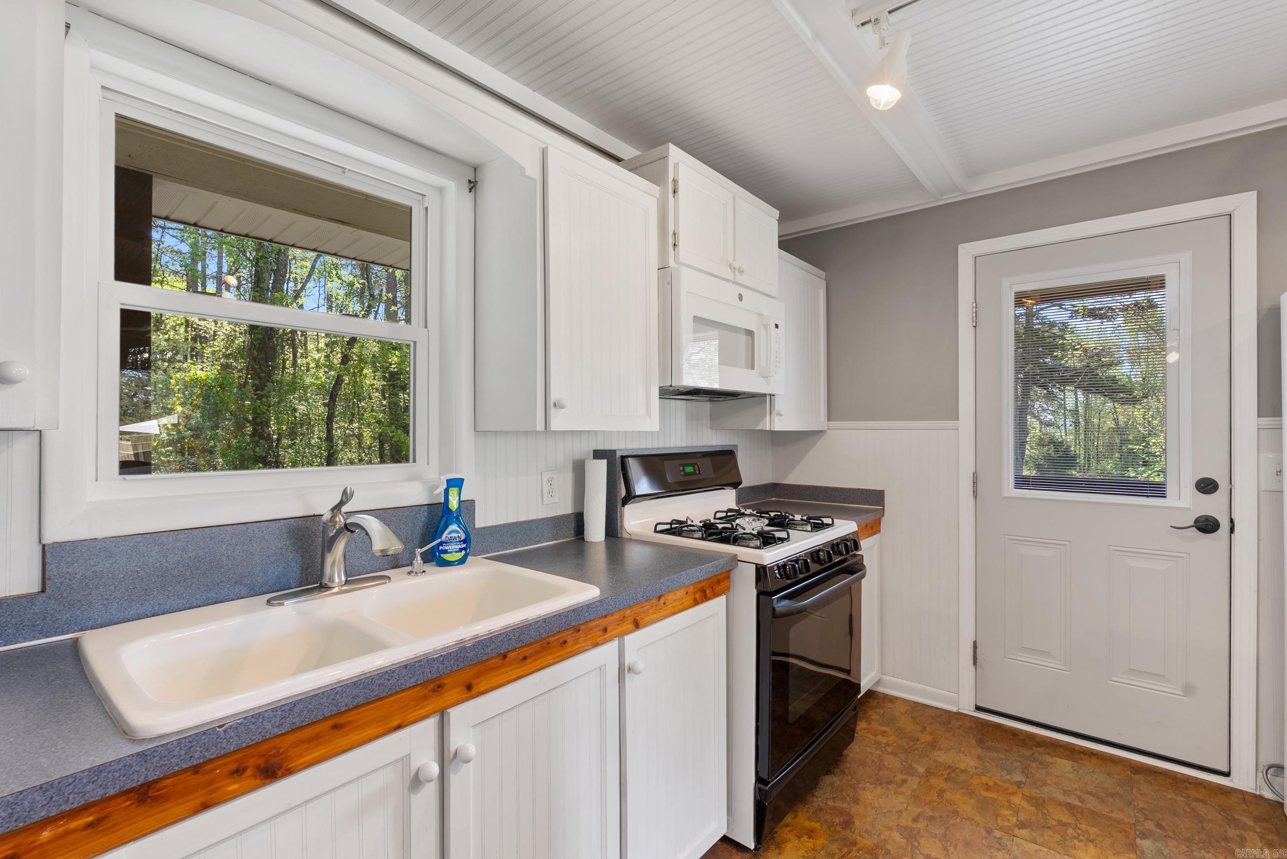 979  Winrock Drive  Morrilton, AR