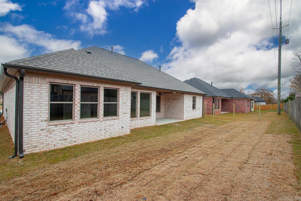 3879 Spencer Crossing Drive Benton, AR 72019
