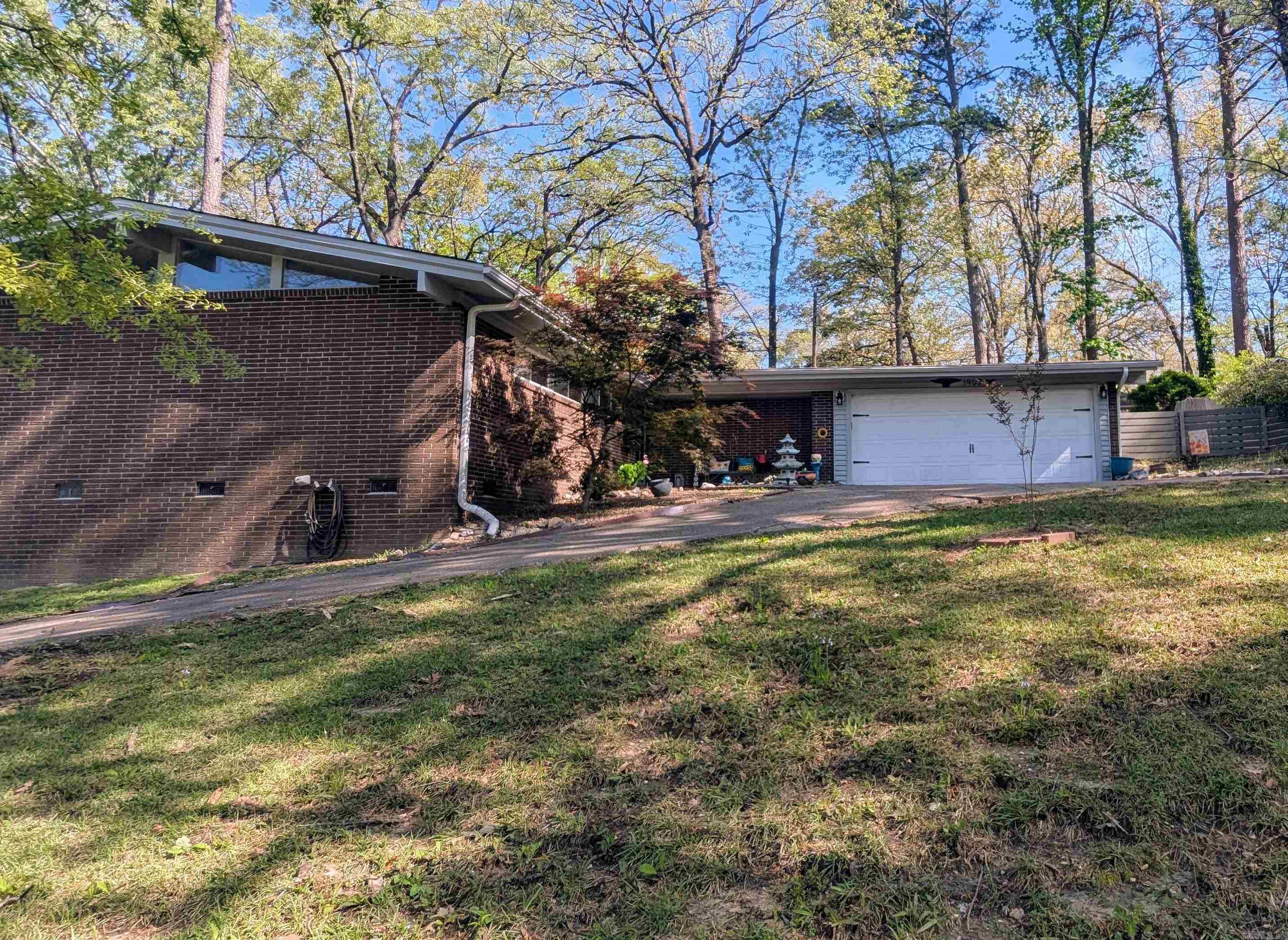 1902  Lynnwood  Benton, AR