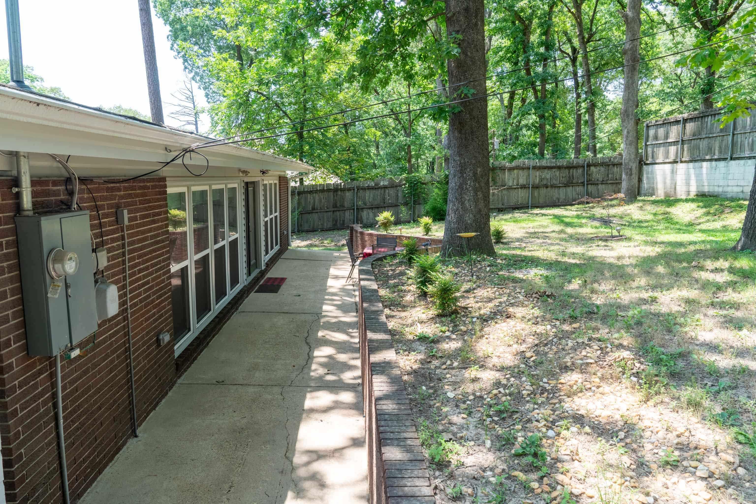 1902  Lynnwood  Benton, AR