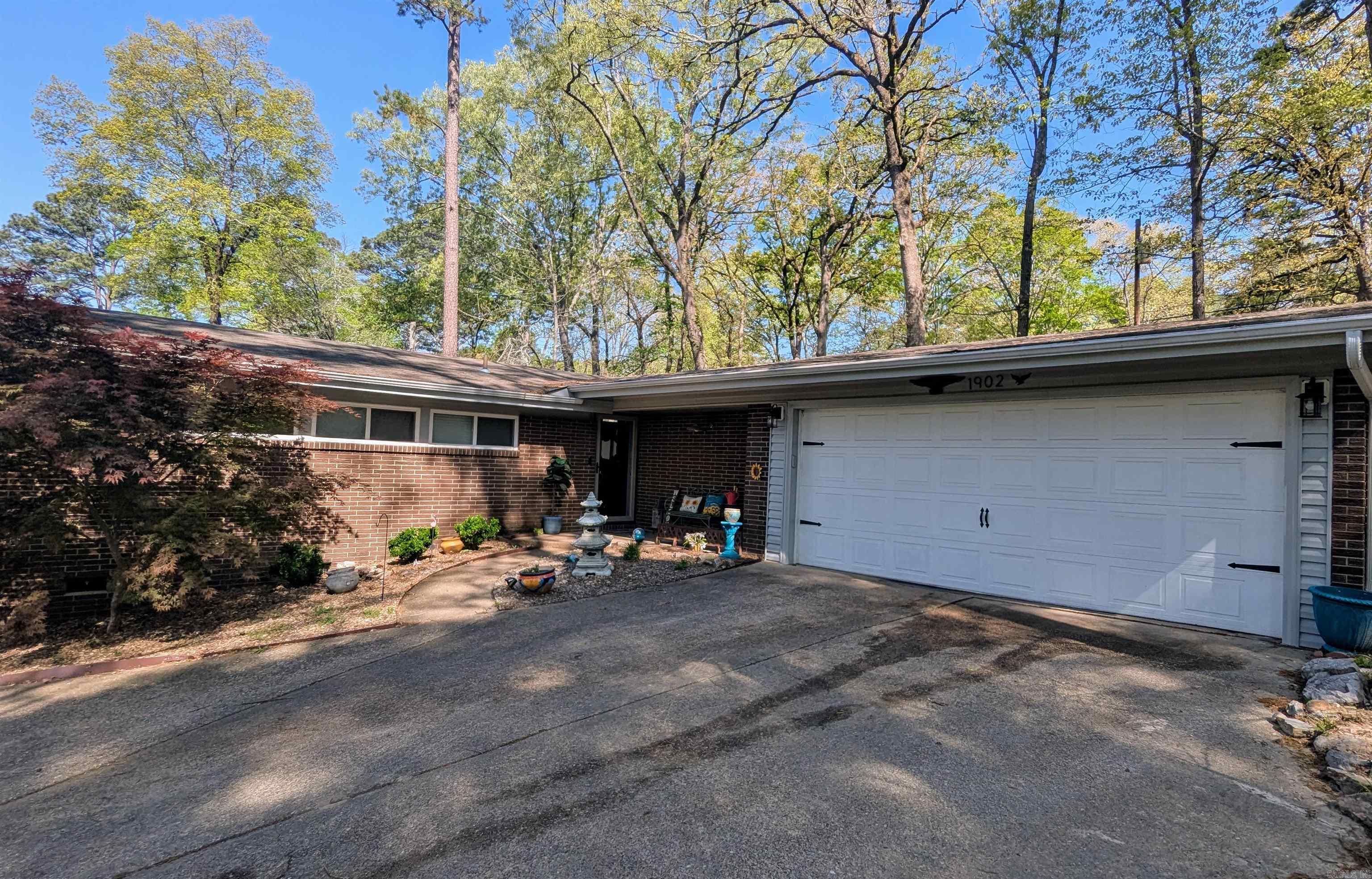 1902  Lynnwood  Benton, AR