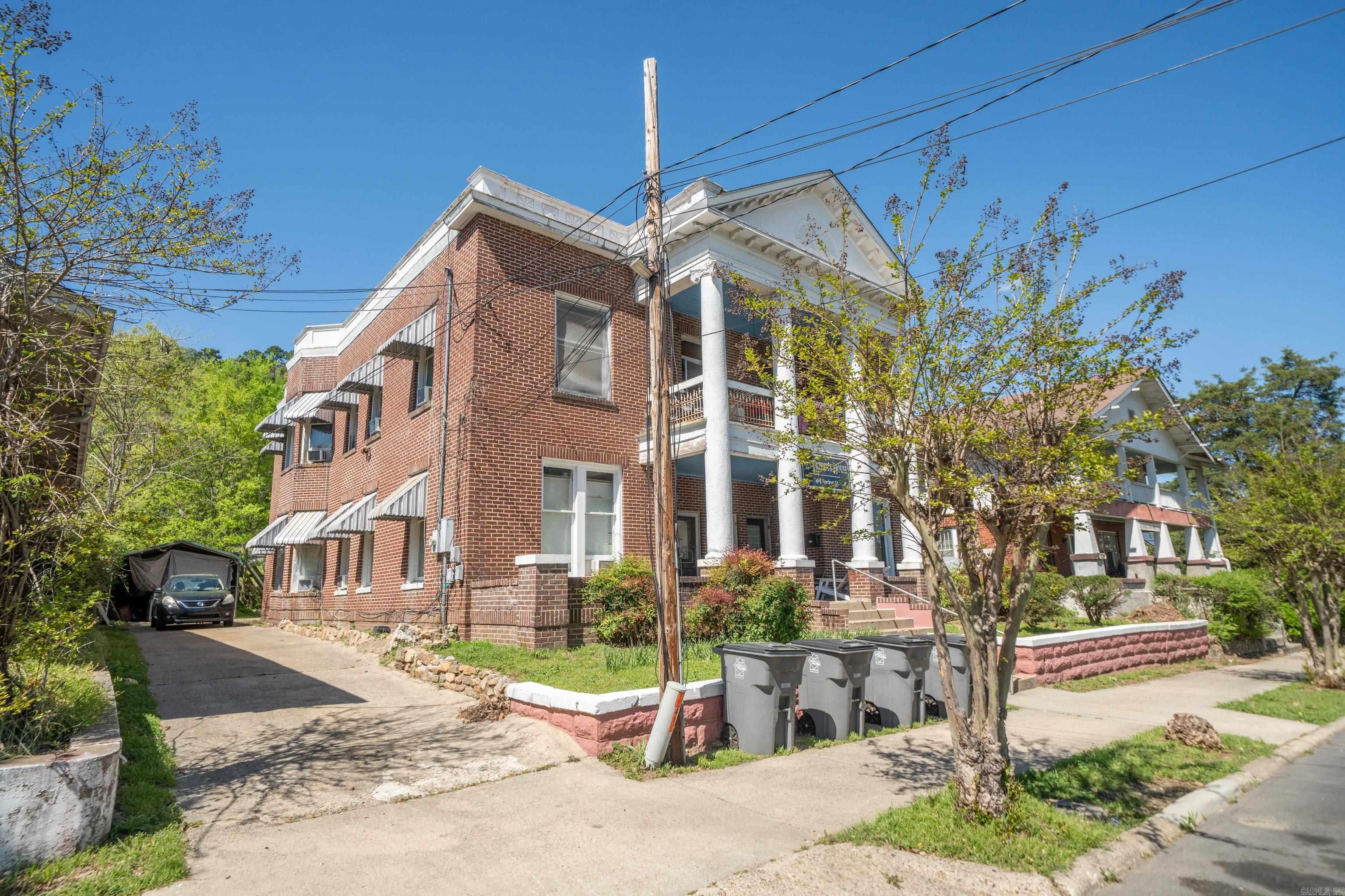 419  Spring  Hot Springs, AR