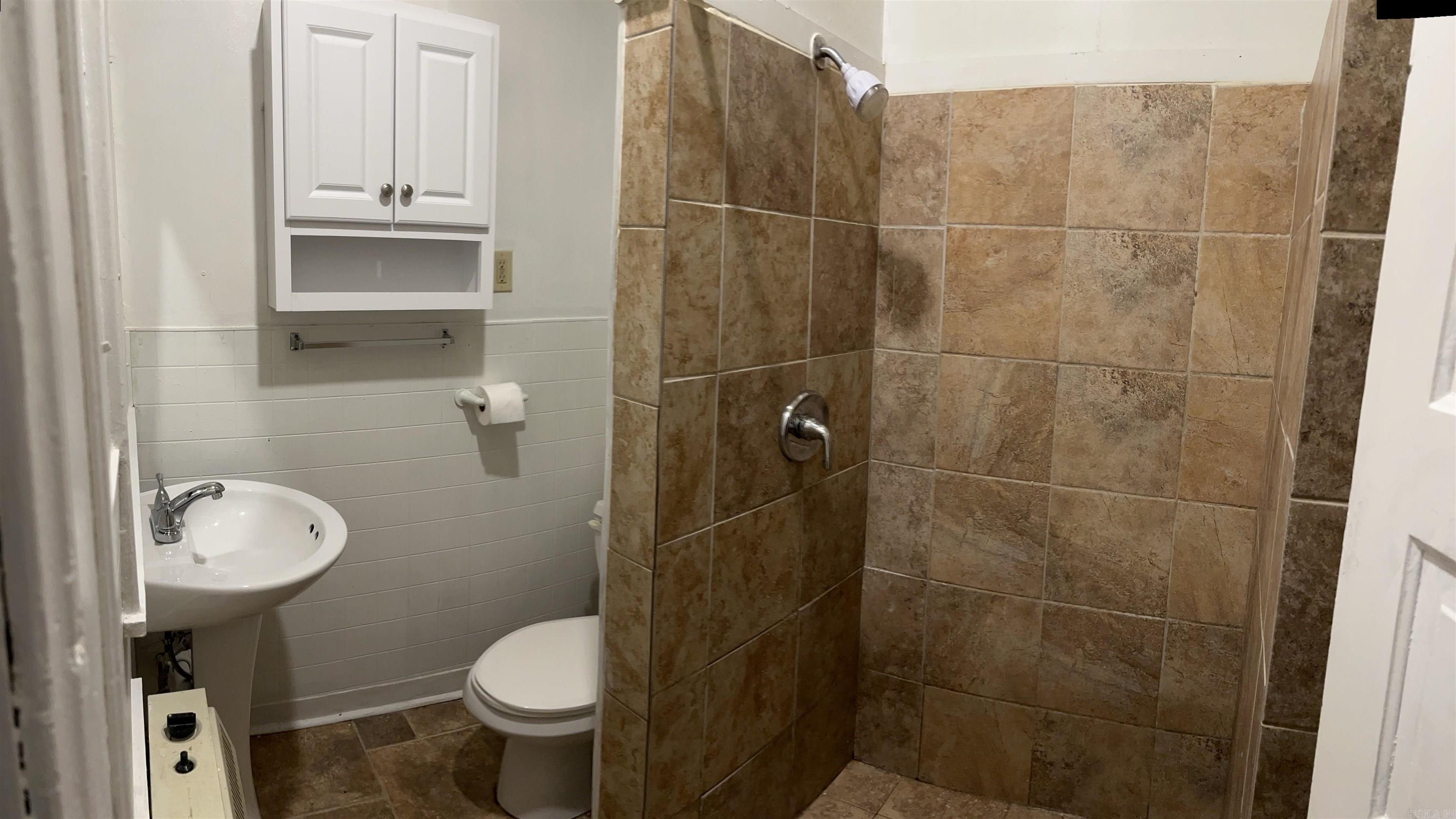 419  Spring  Hot Springs, AR
