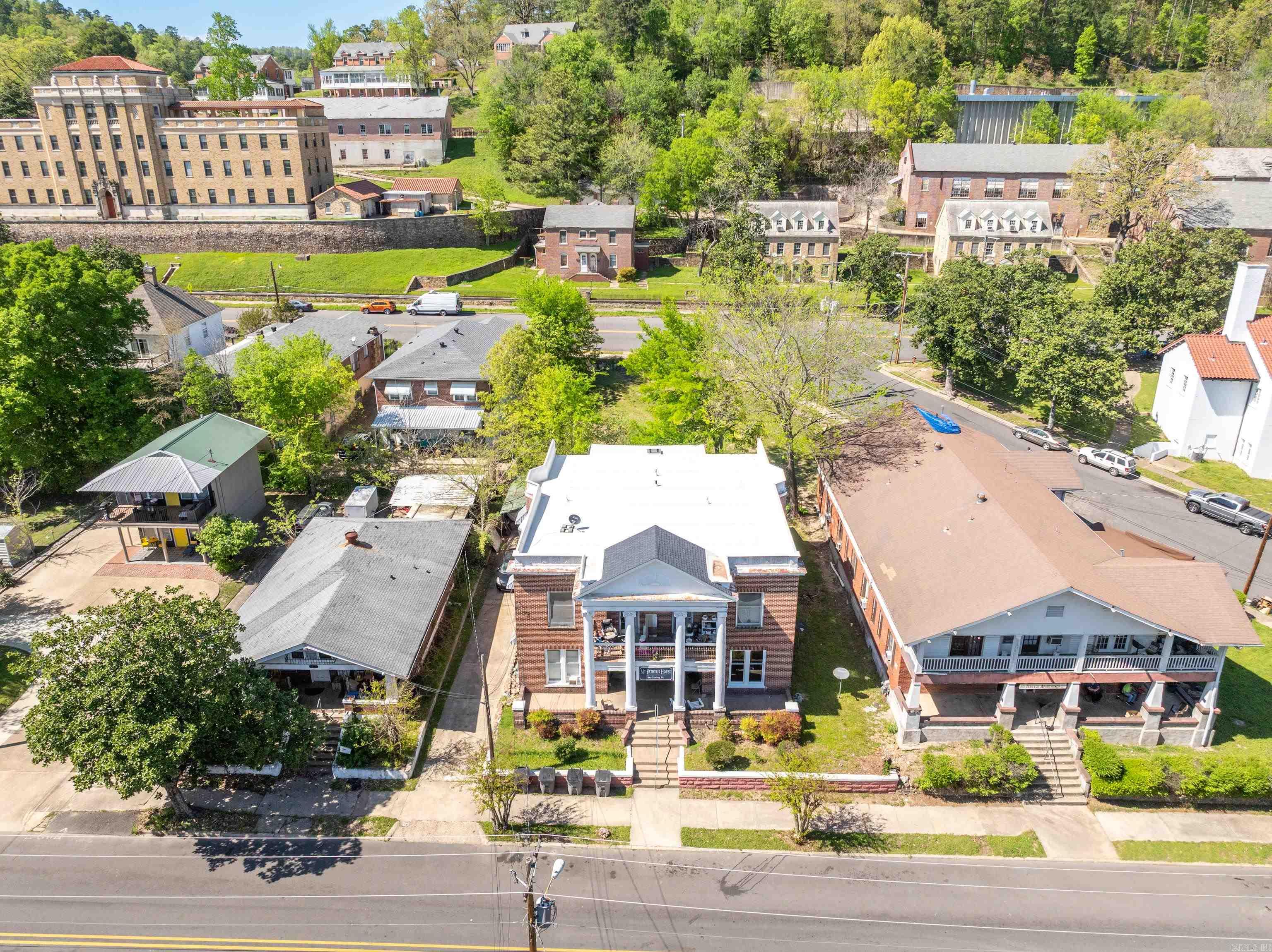 419  Spring  Hot Springs, AR