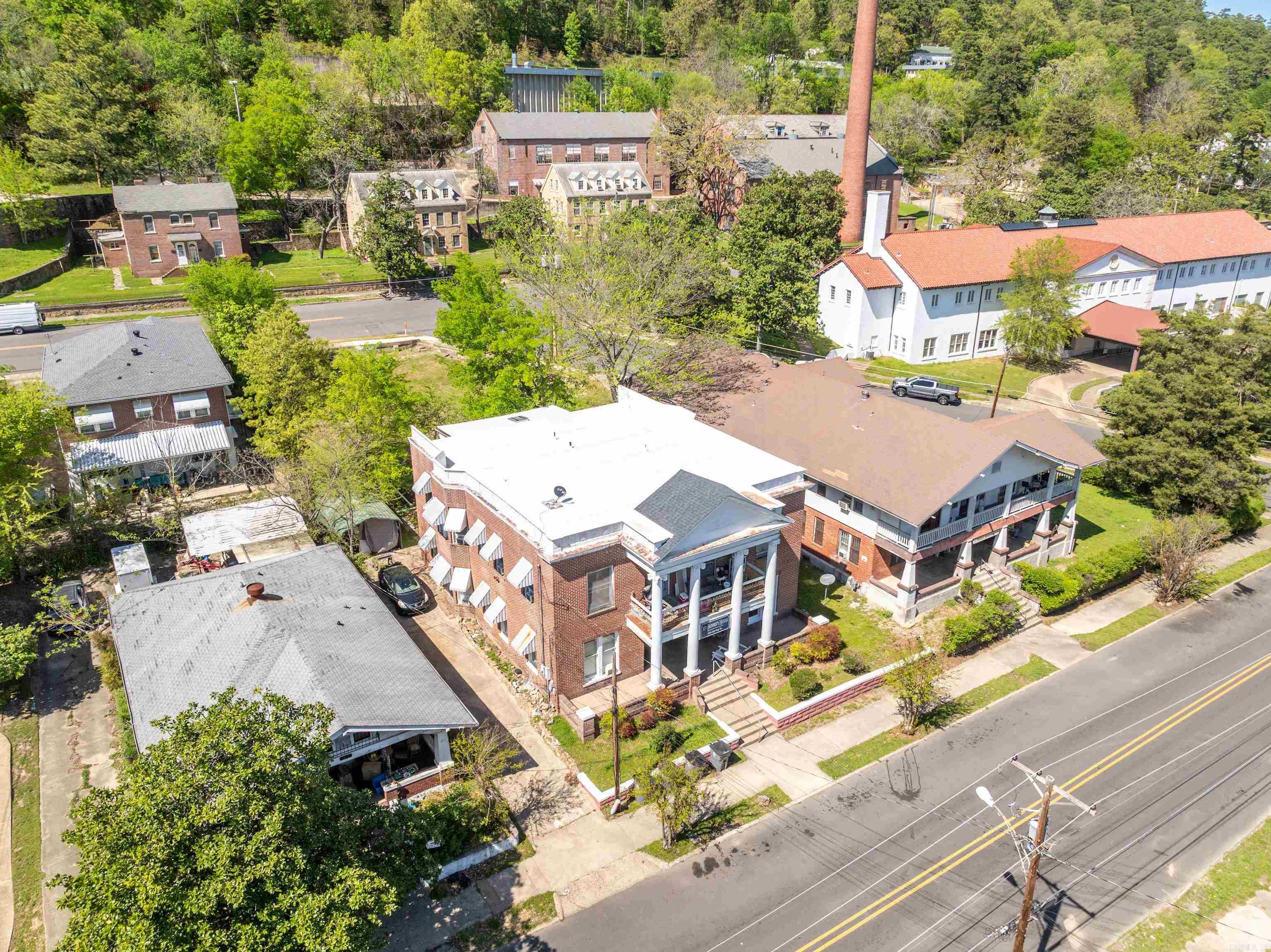 419  Spring  Hot Springs, AR