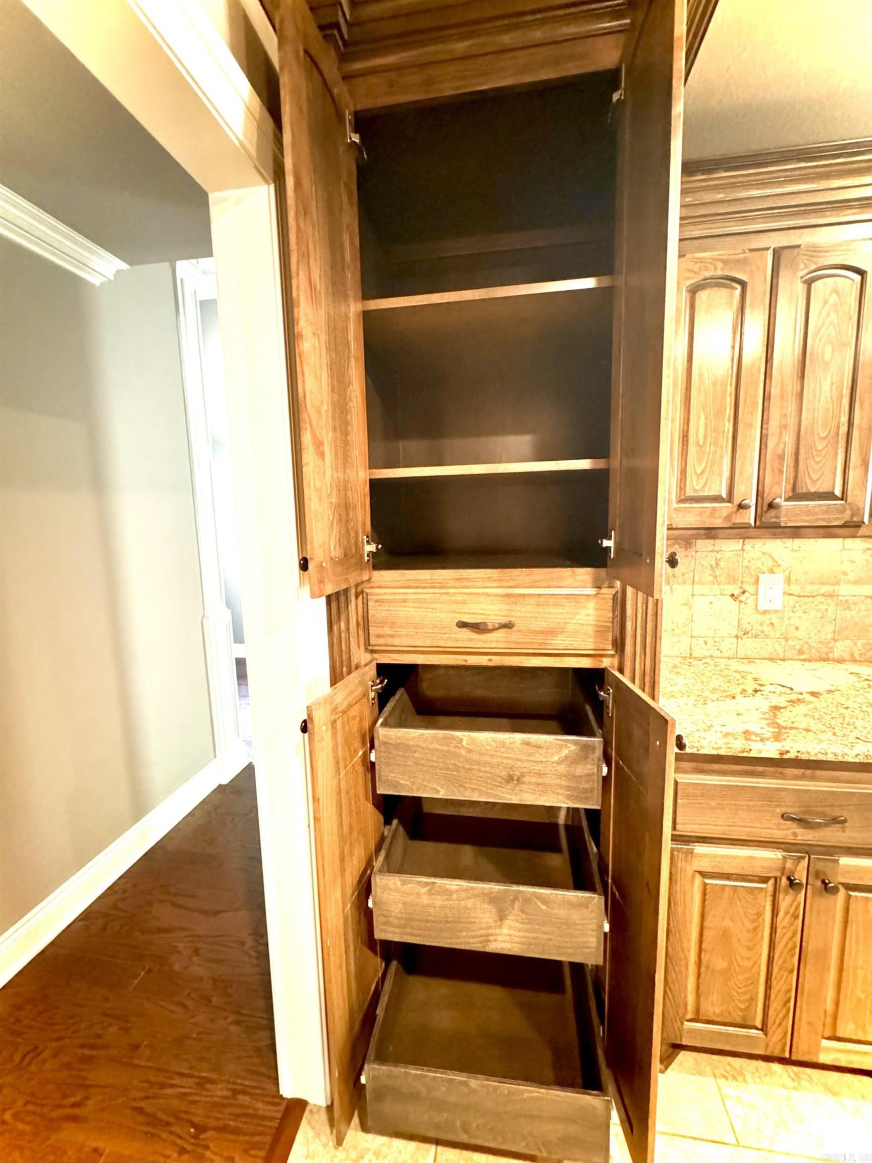 1844  White Oak  Benton, AR