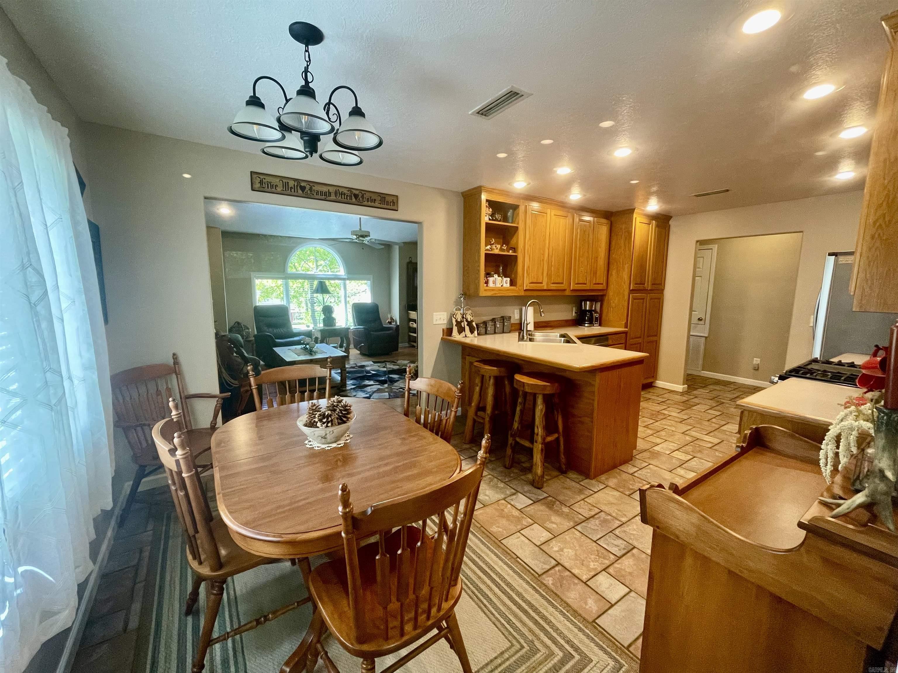 1005 Briarwood Street Mountain View, AR 72560
