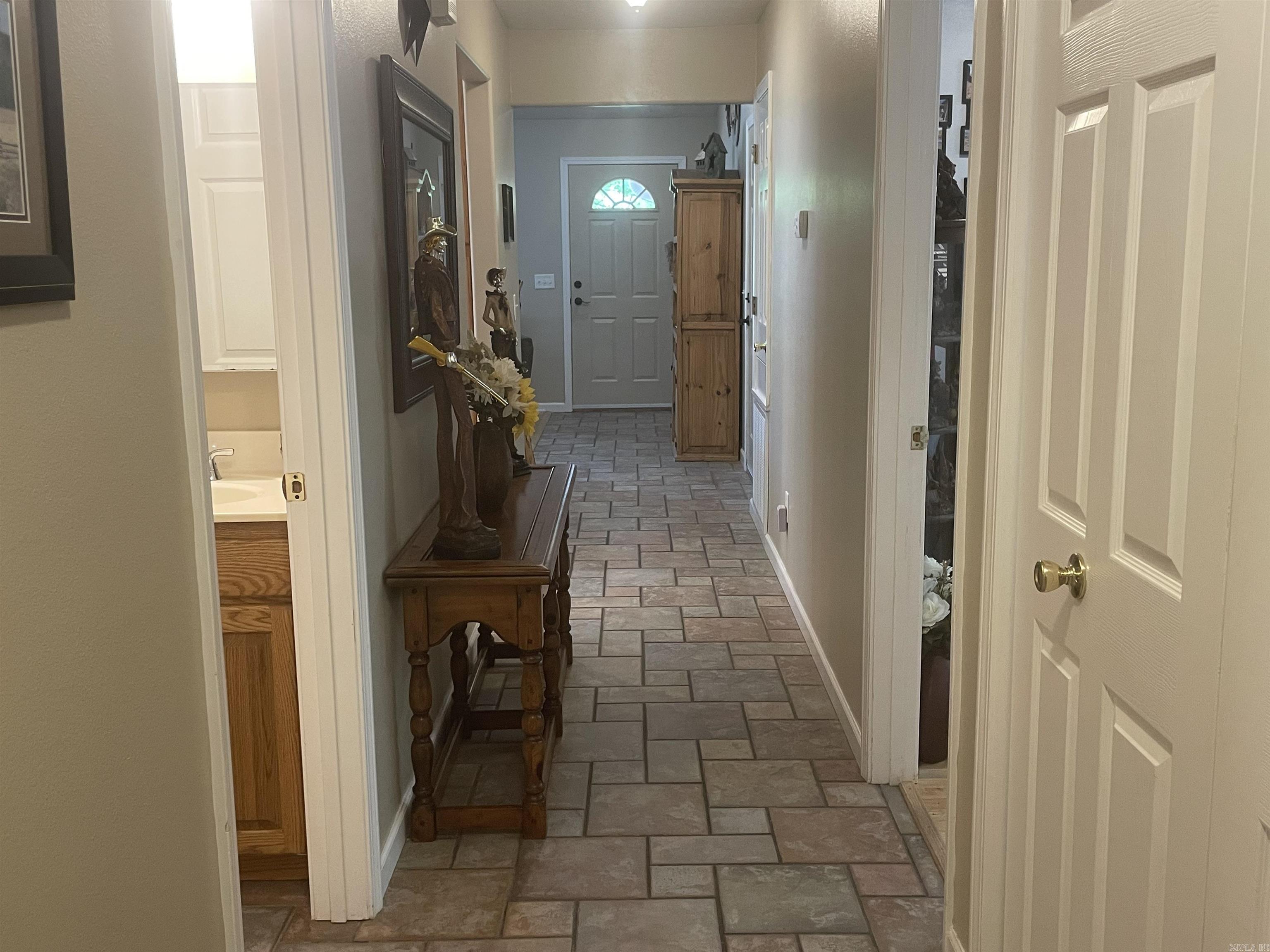 1005 Briarwood Street Mountain View, AR 72560
