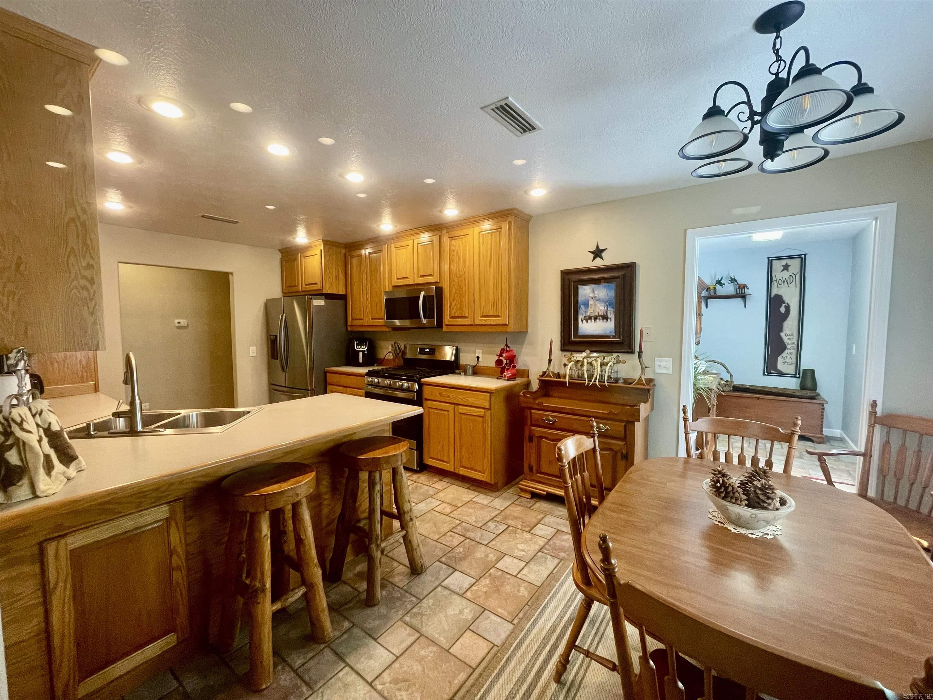 1005 Briarwood Street Mountain View, AR 72560