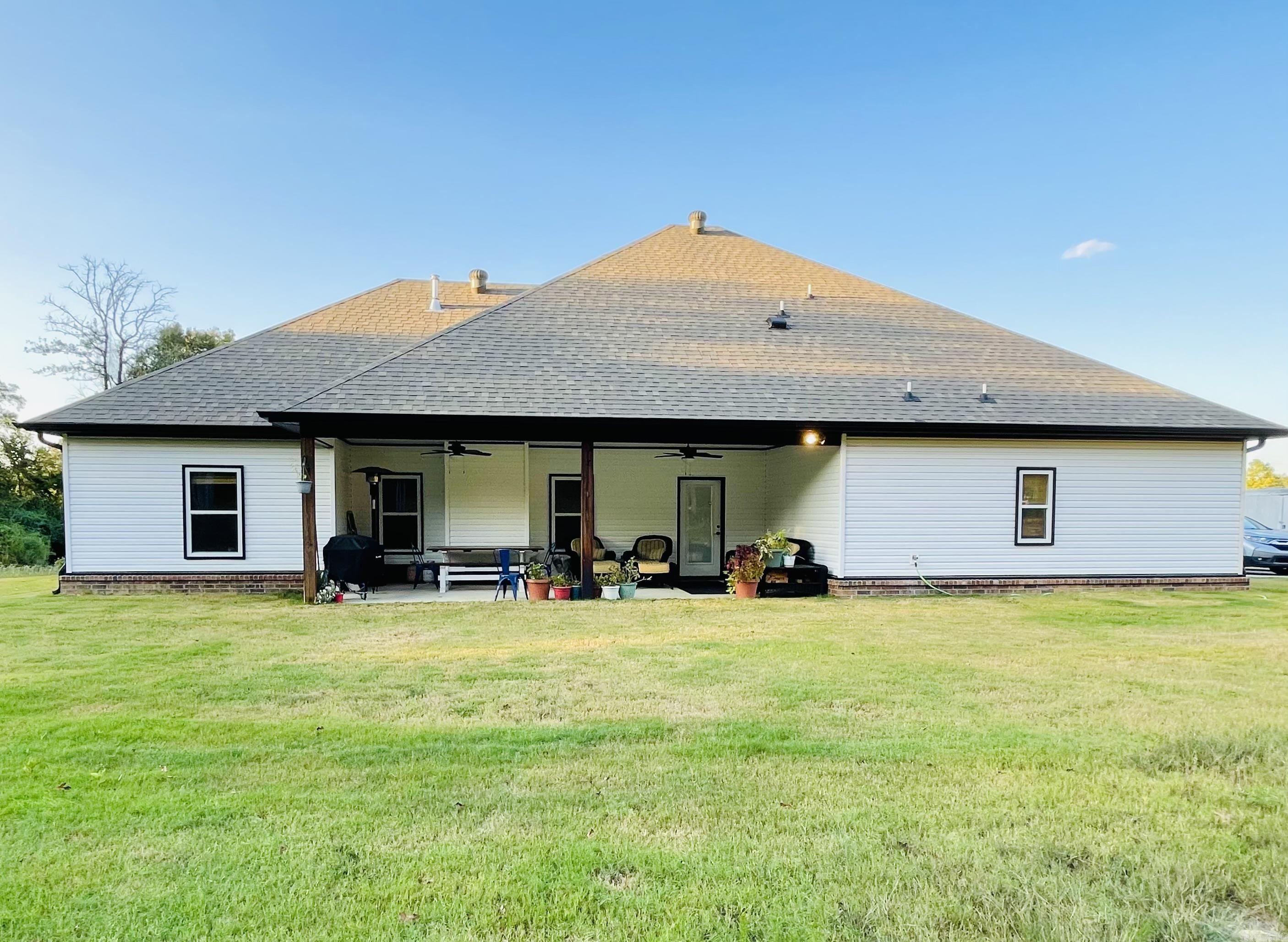 21189 Meadows Acres Drive Hensley, AR 72065
