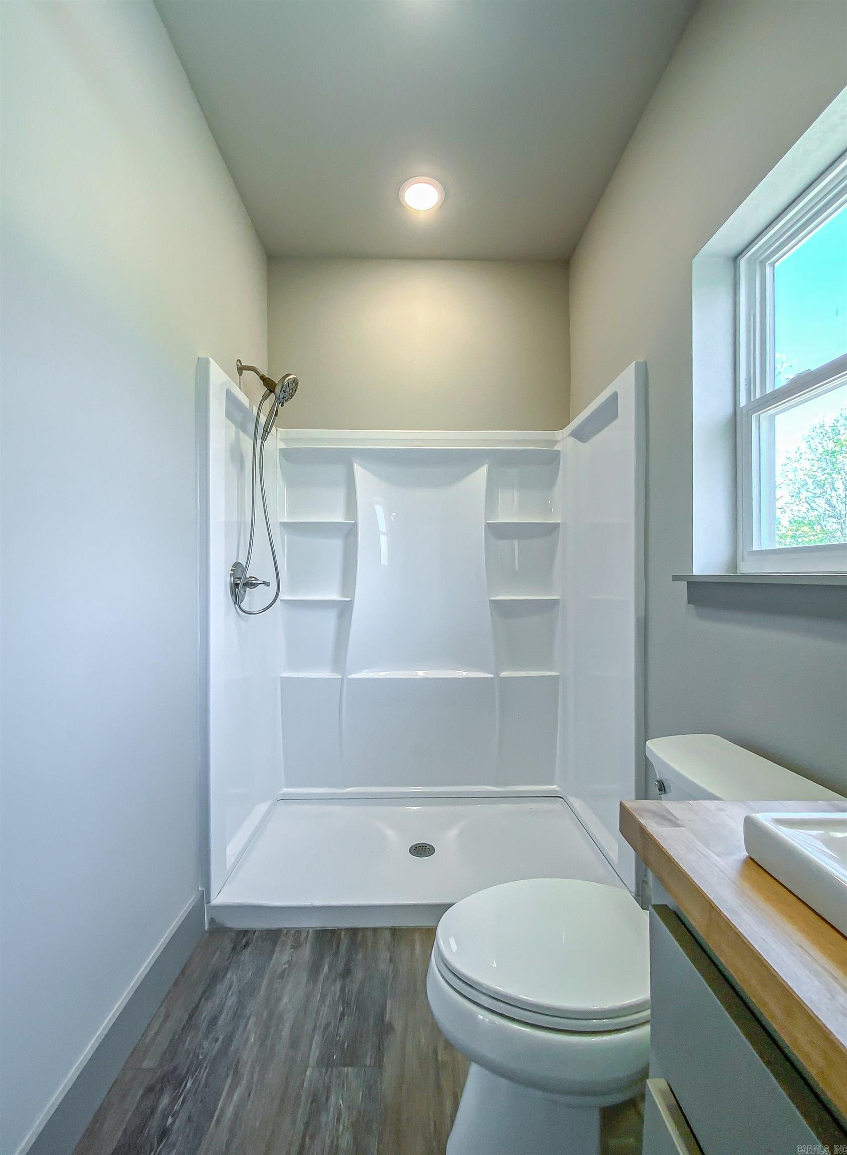 5703  MC 5004  Valley Springs, AR